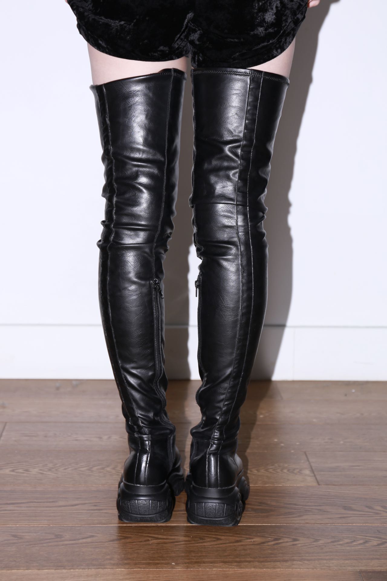 032c × Buffalo Leather Thigh-High Platform Boots – METAL 金