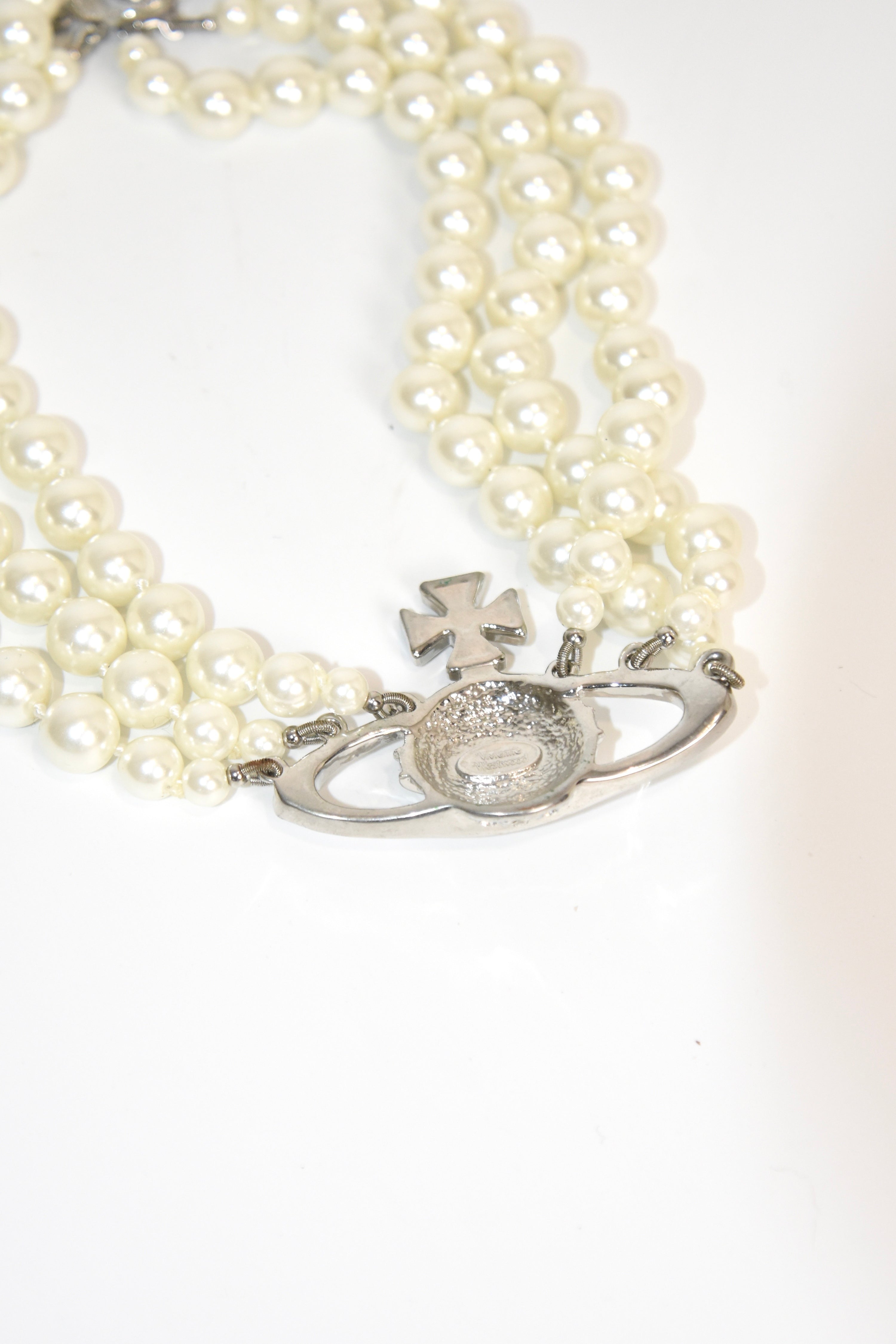Vivienne Westwood Vintage Triple-Strand Pearl Orb Necklace – Rare Archive Jewellery
