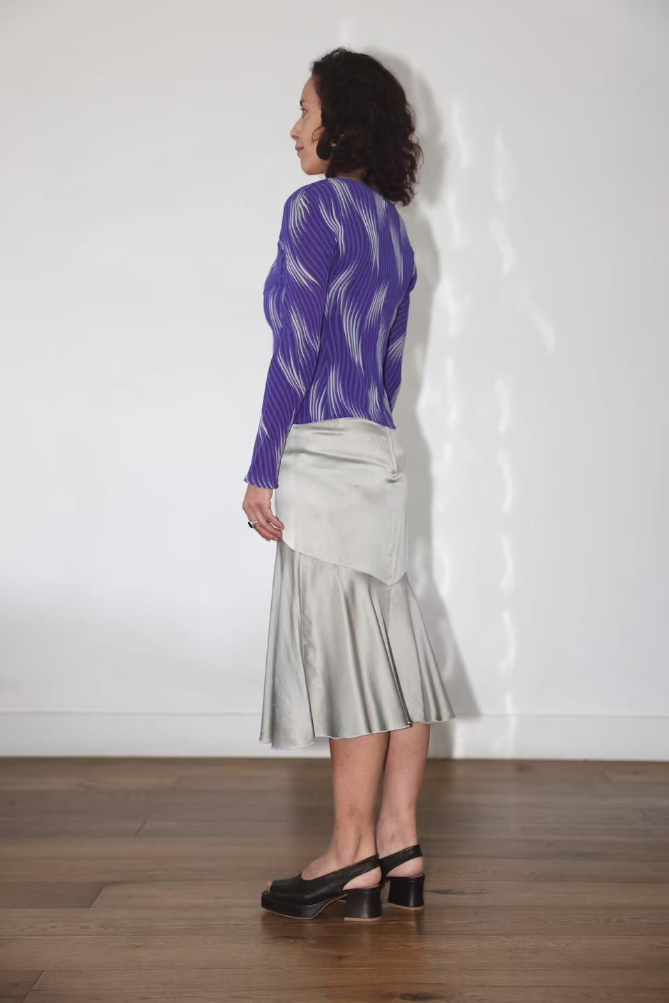 Dolce & Gabbana Silver Satin Panel Skirt – METAL 金