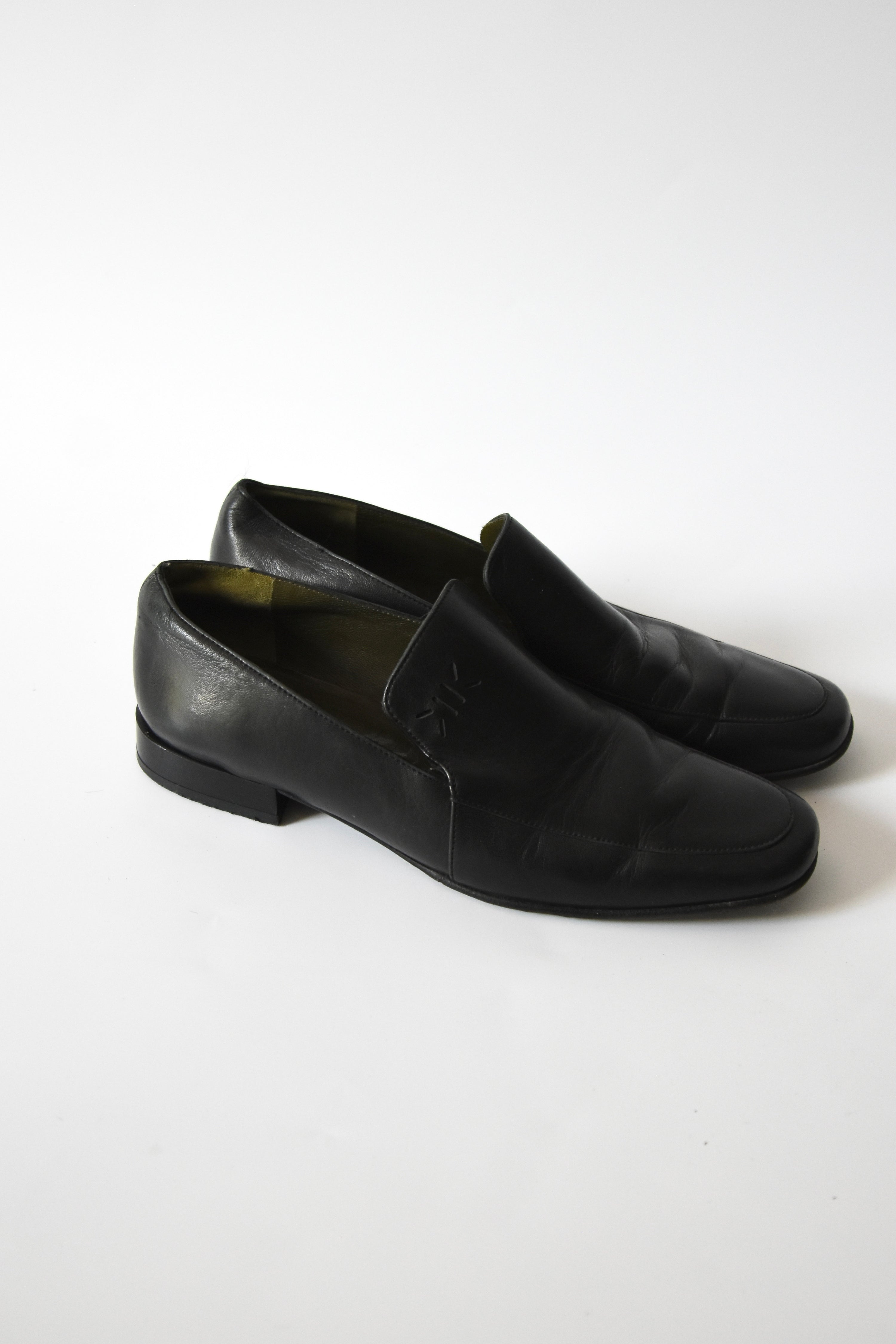 KENZO Vintage Black Leather Square-Toe Loafers with Subtle Embossed Logo (Minimalist Parisian Classic)