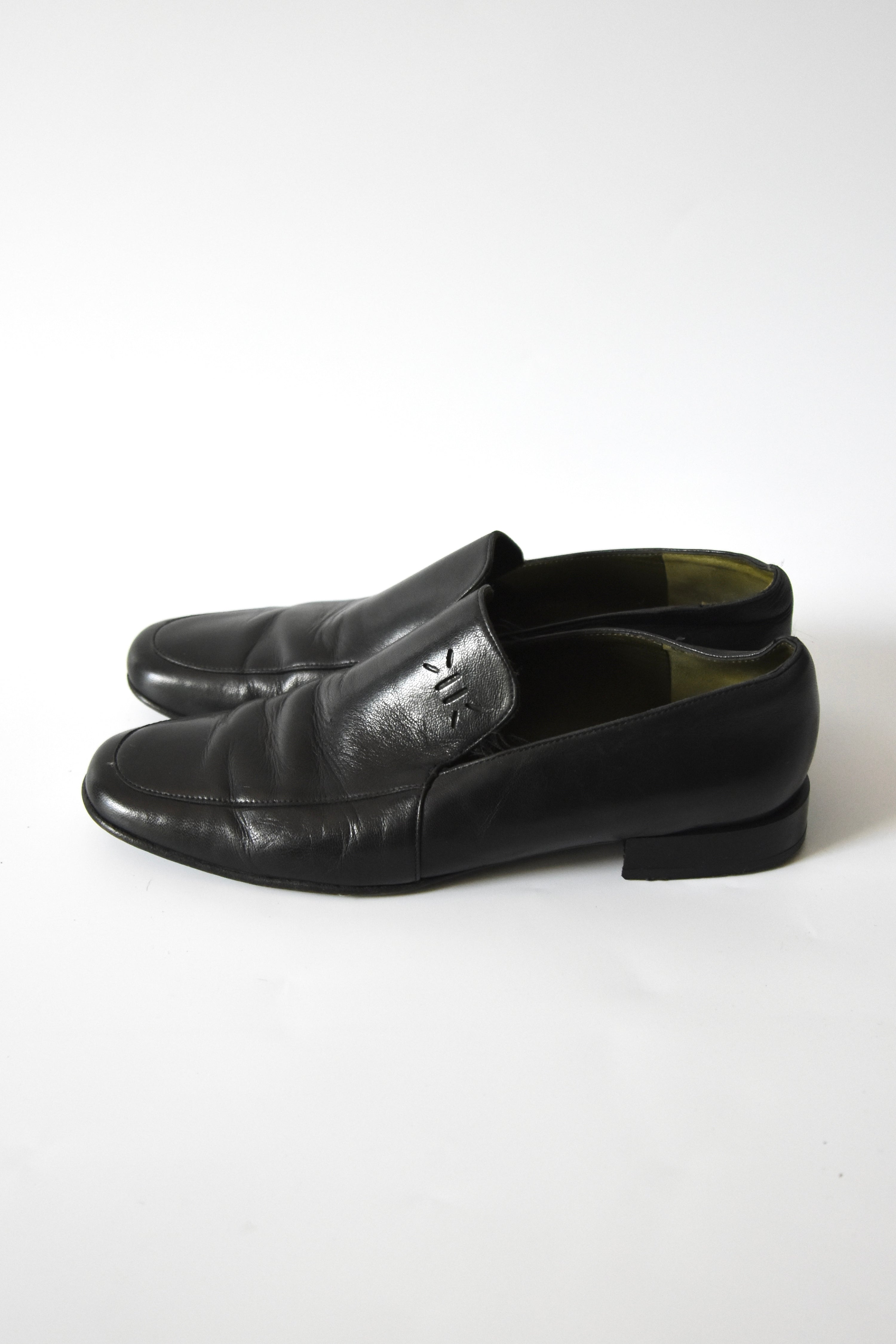 KENZO Vintage Black Leather Square-Toe Loafers with Subtle Embossed Logo (Minimalist Parisian Classic)