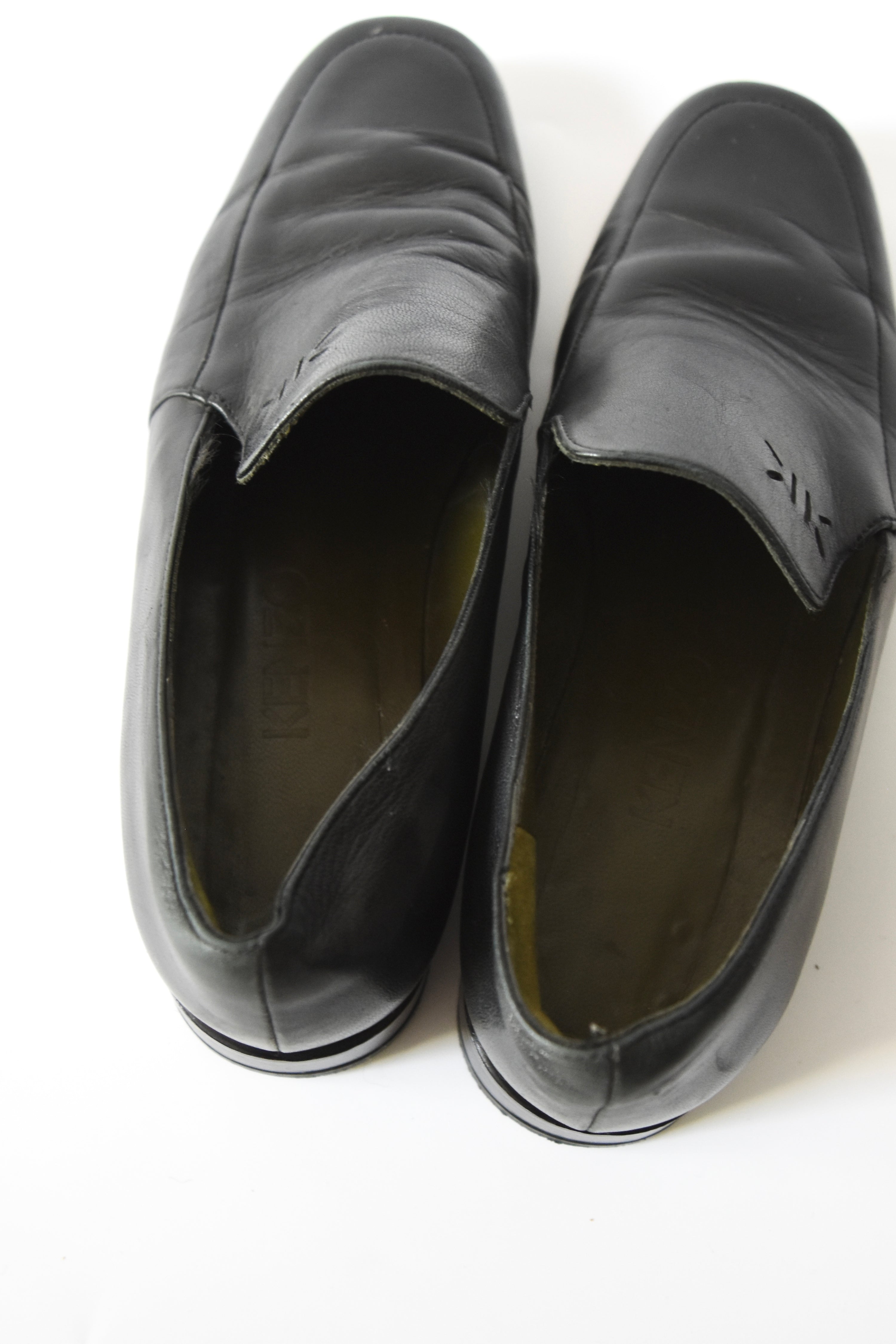 KENZO Vintage Black Leather Square-Toe Loafers with Subtle Embossed Logo (Minimalist Parisian Classic)