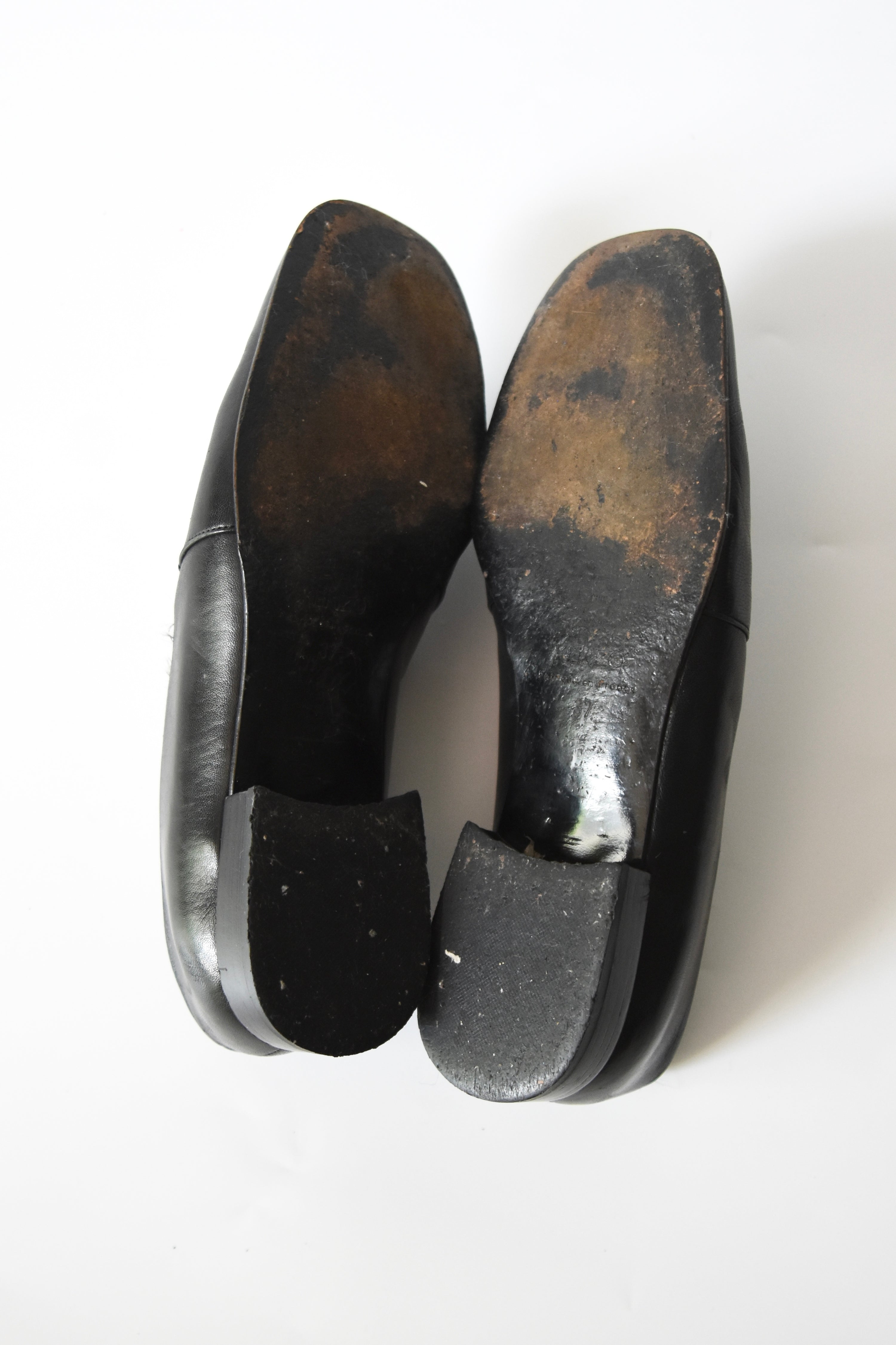 KENZO Vintage Black Leather Square-Toe Loafers with Subtle Embossed Logo (Minimalist Parisian Classic)