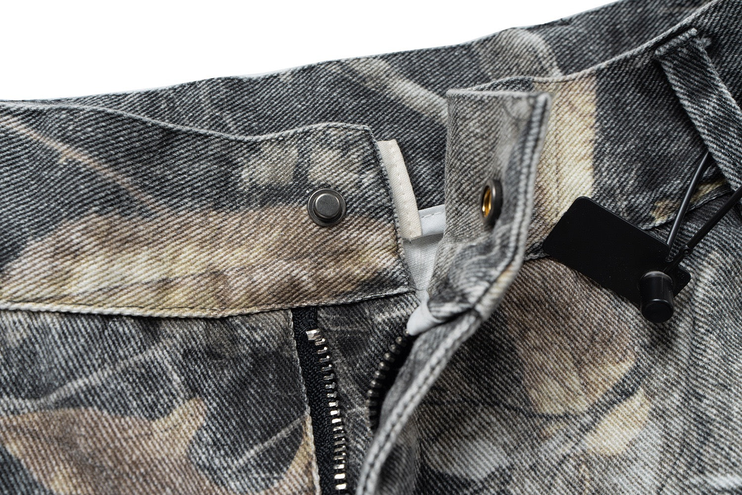 Tactical Camo Paneled Cargo Shorts – Earth Bark Print