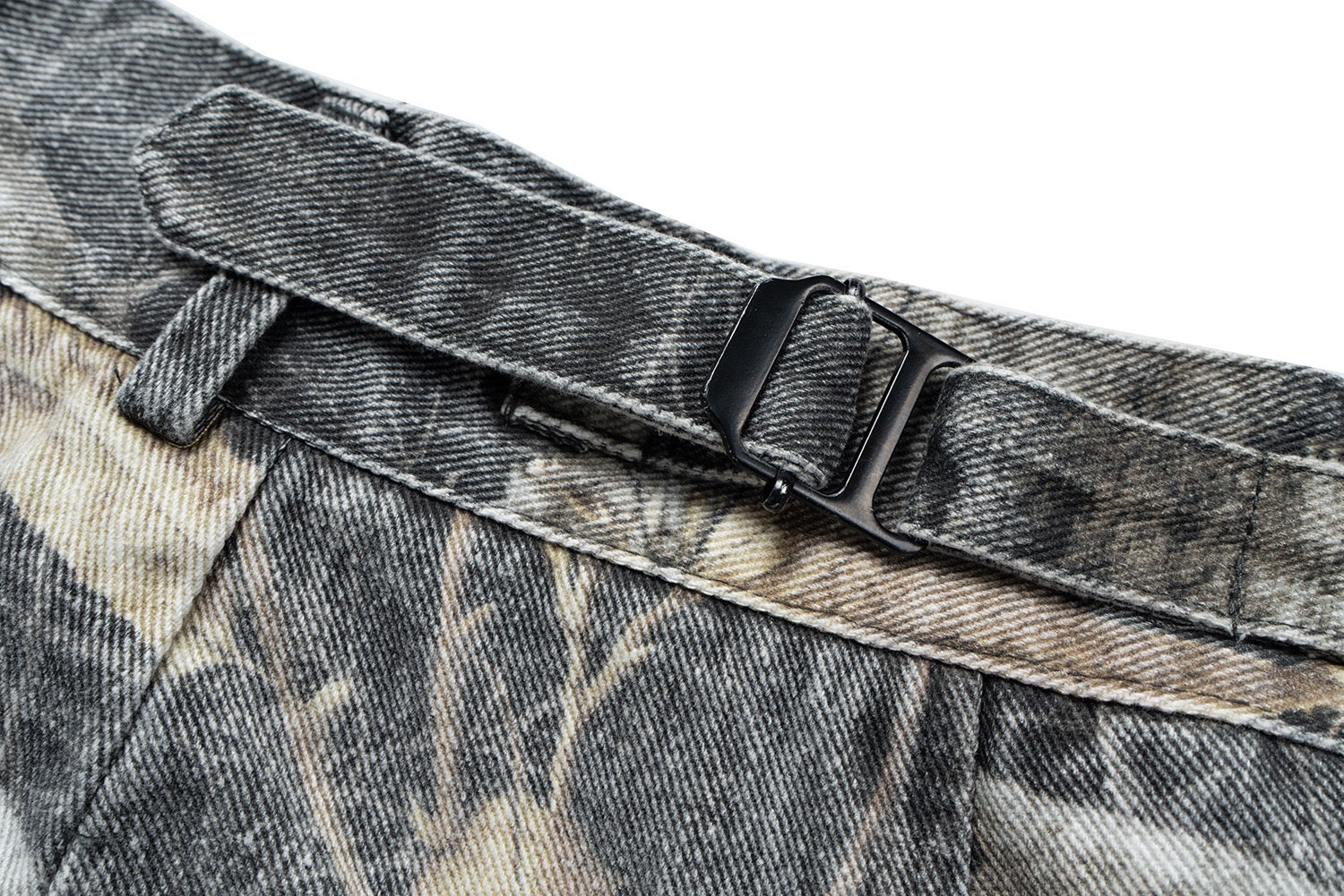 Tactical Camo Paneled Cargo Shorts – Earth Bark Print