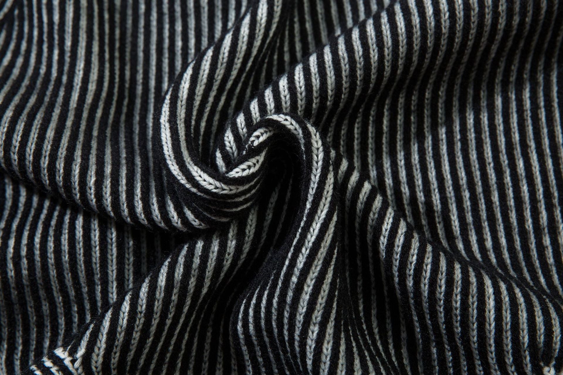 3D Ripple Cable Zip Cardigan – Grey / Charcoal