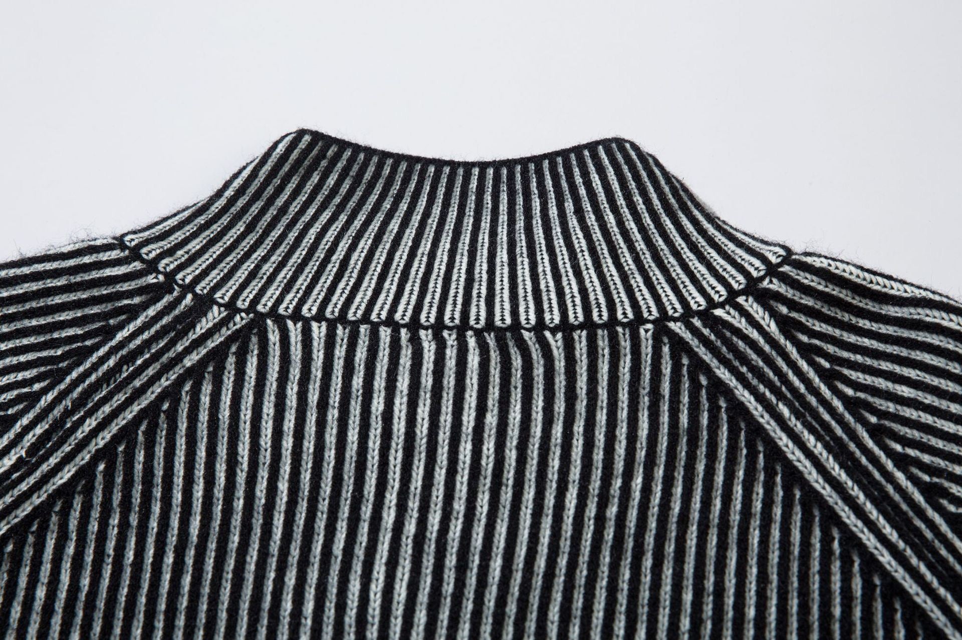 3D Ripple Cable Zip Cardigan – Grey / Charcoal