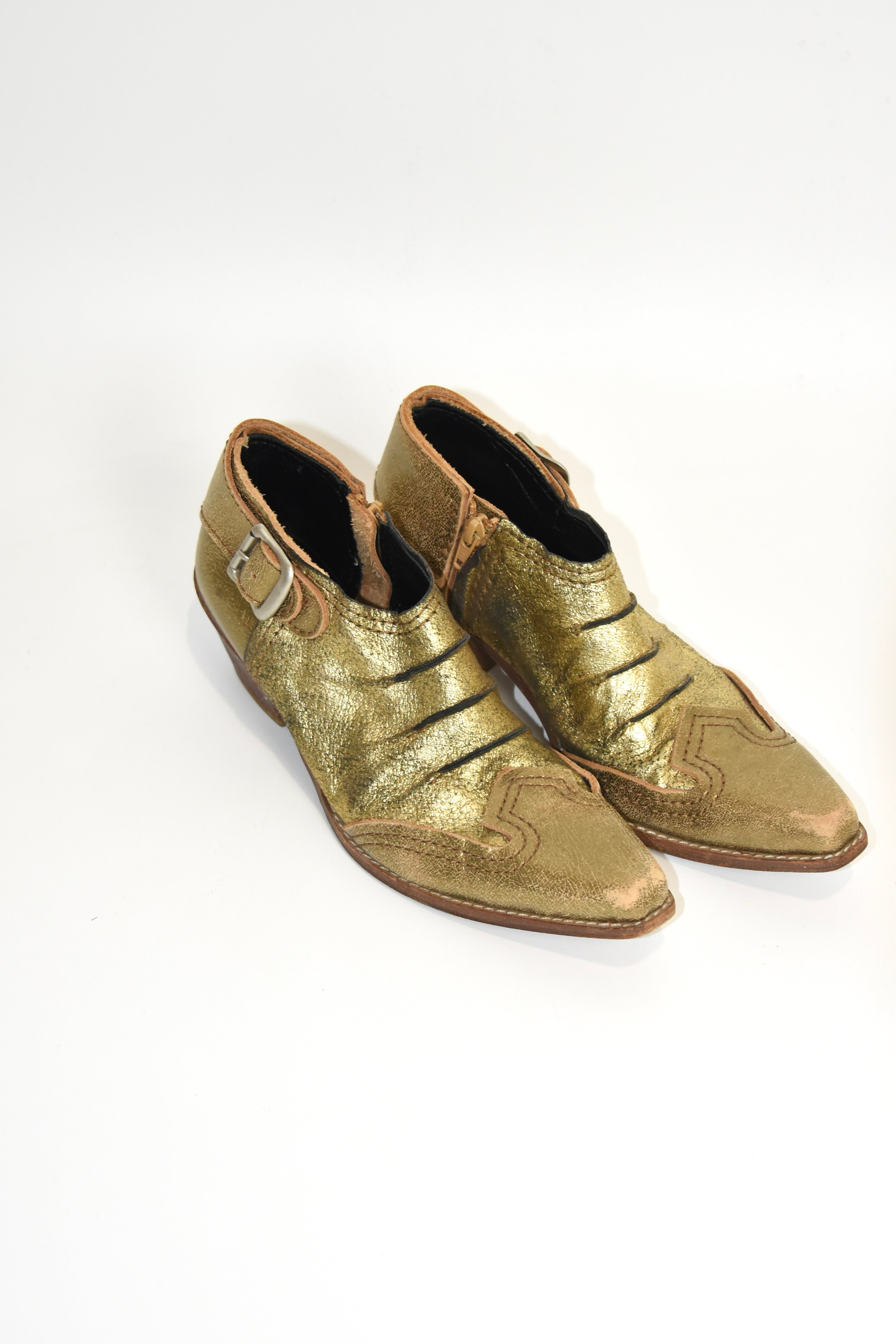 Junya Watanabe Comme des Garçons Archive Metallic Gold Distressed Western Buckle Shoes – Women’s EU 37–37.5 Fit