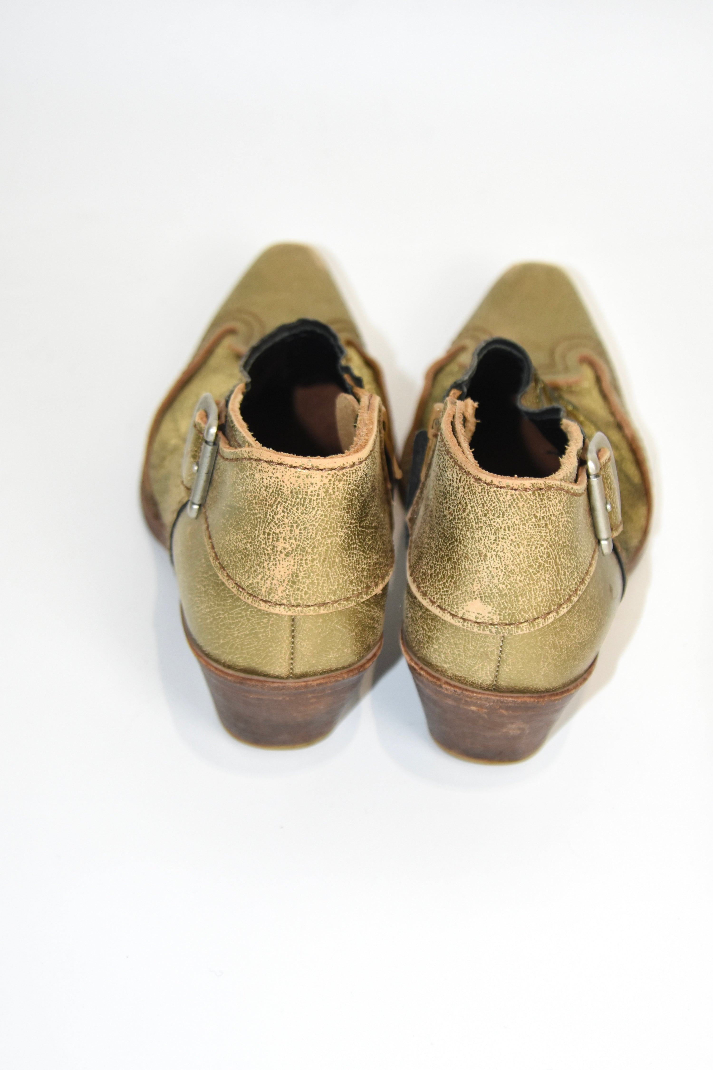 Junya Watanabe Comme des Garçons Archive Metallic Gold Distressed Western Buckle Shoes – Women’s EU 37–37.5 Fit