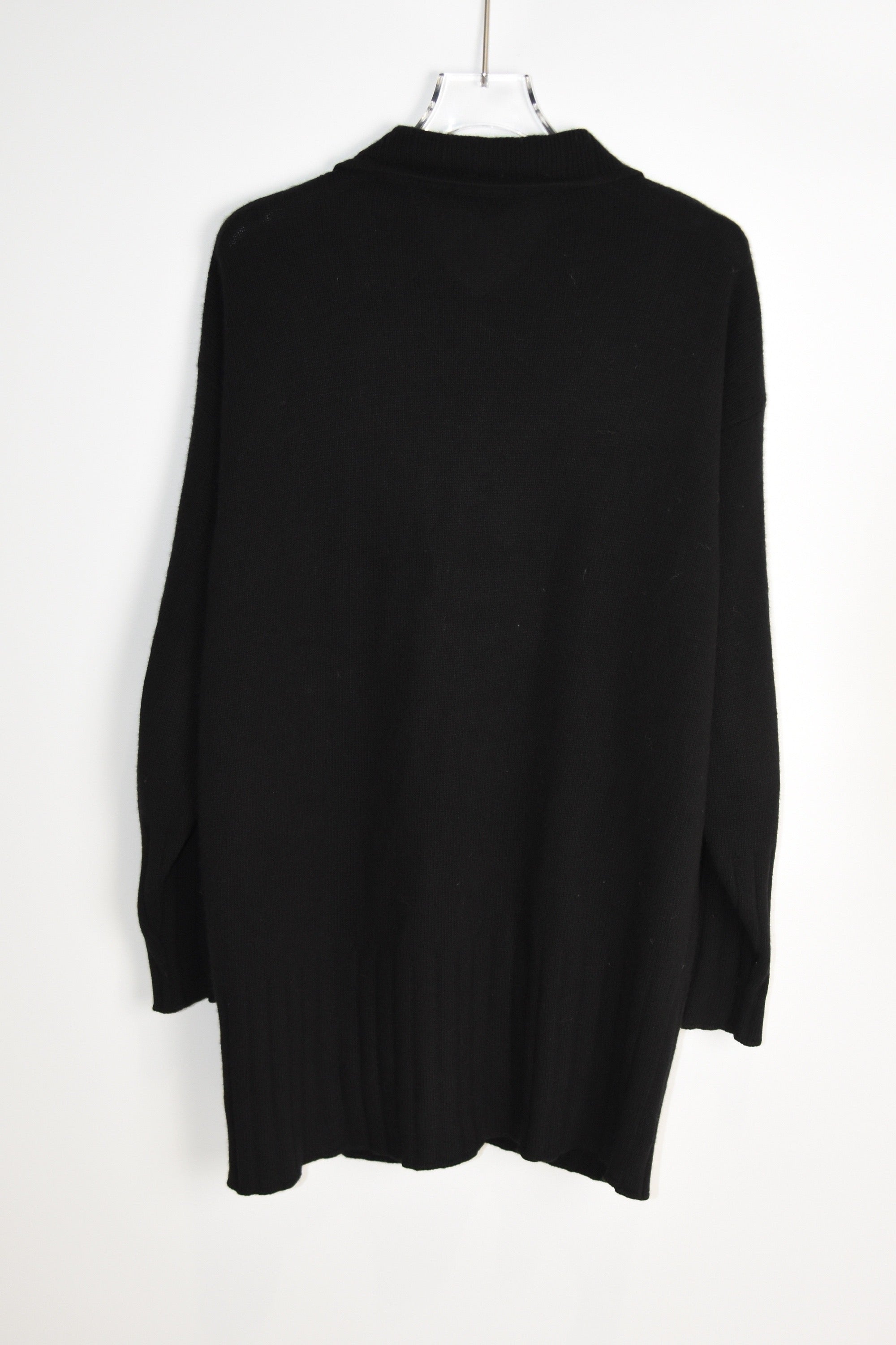 Gianni Versace “Versatile” Vintage Cashmere Knit Cardigan – Black, Silver Logo Buttons, Made in Italy (Fits S–M)