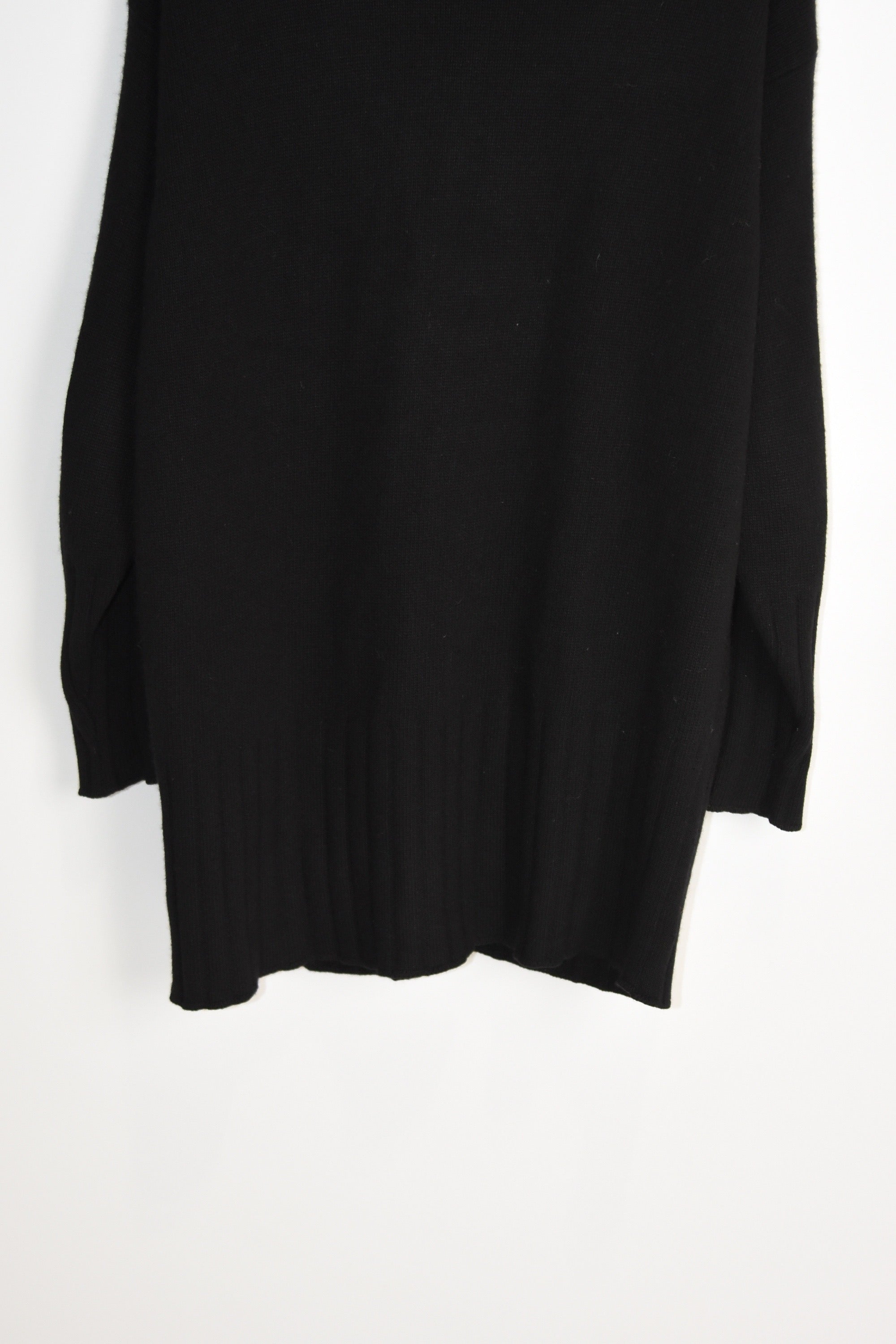 Gianni Versace “Versatile” Vintage Cashmere Knit Cardigan – Black, Silver Logo Buttons, Made in Italy (Fits S–M)