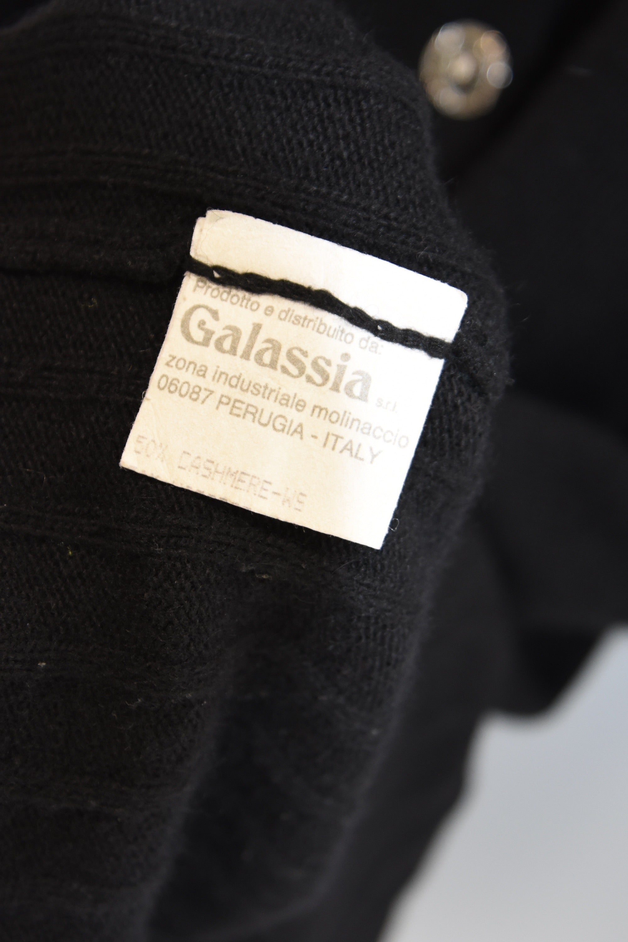 Gianni Versace “Versatile” Vintage Cashmere Knit Cardigan – Black, Silver Logo Buttons, Made in Italy (Fits S–M)