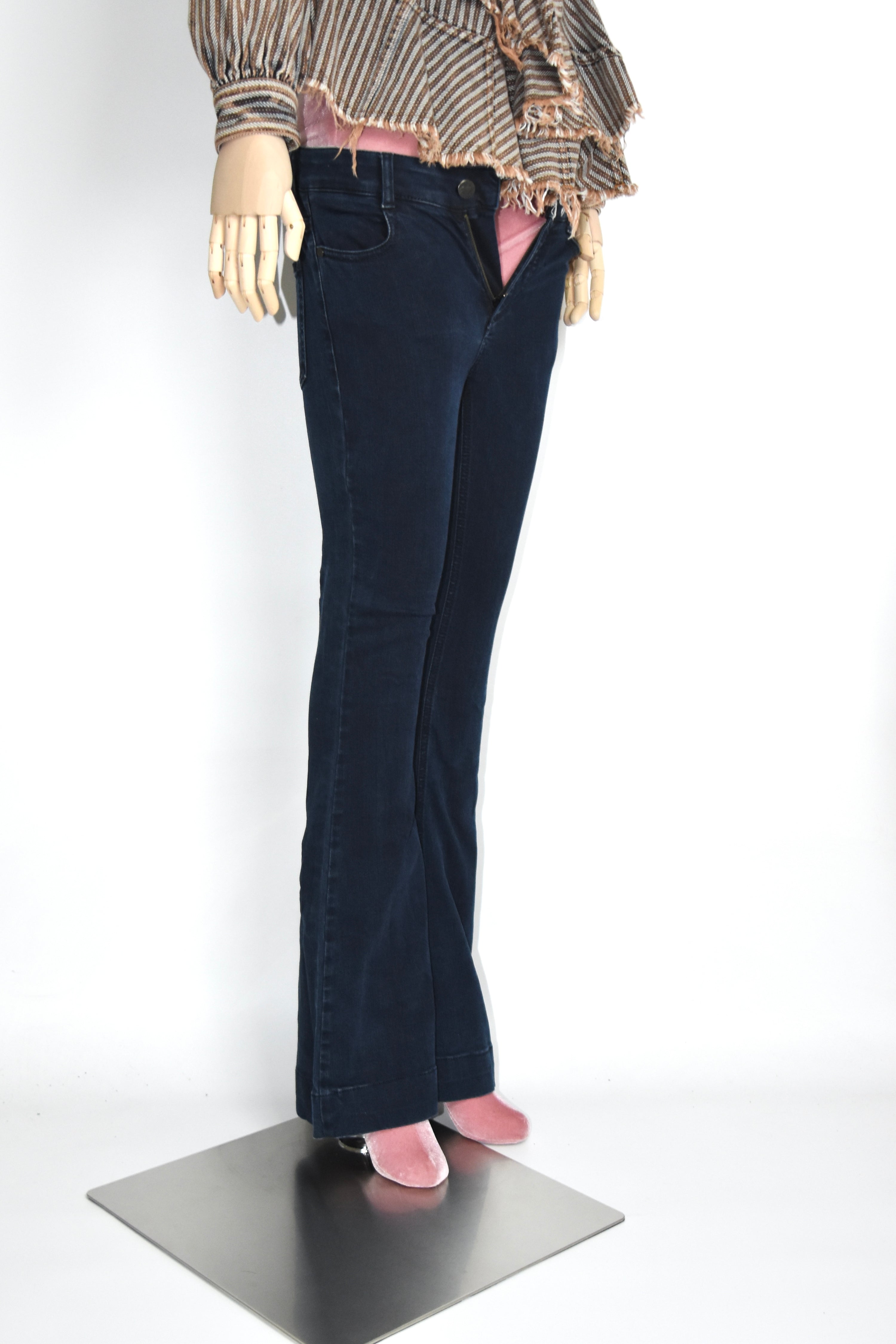 Stella McCartney Dark Indigo Flared Stretch Denim Pants – Made in Italy – Women’s W23–24 (Near New)