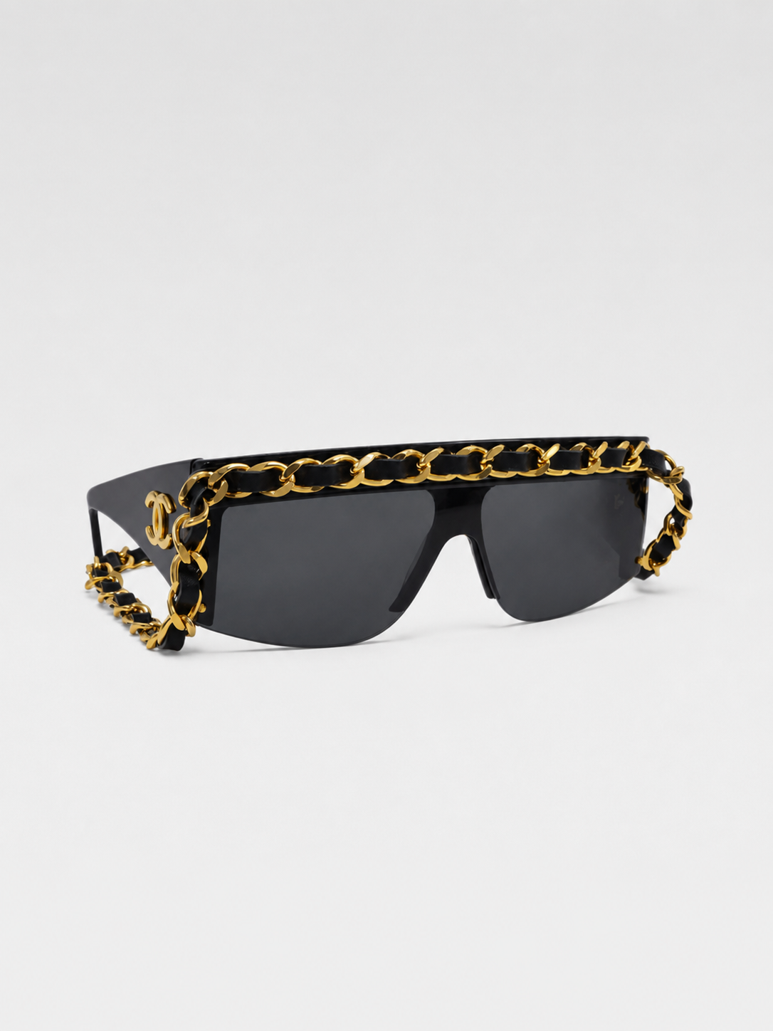 Chanel 1992 Spring Summer Vintage Chain-Link Shield Sunglasses CC Logo Runway Archive Necklace Frame