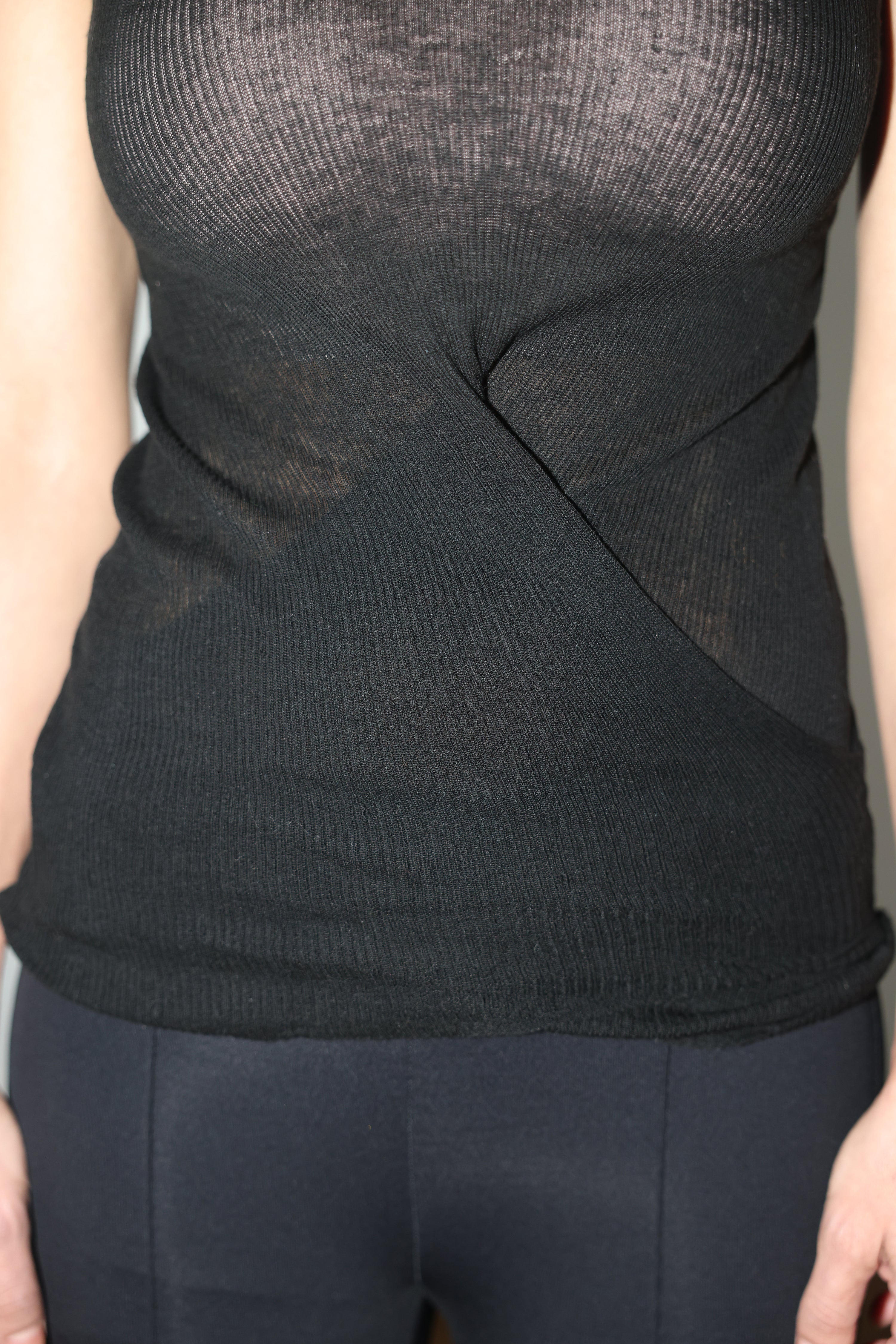 Gucci by Tom Ford Ribbed Sheer Twist Tank Top – FIRE 火