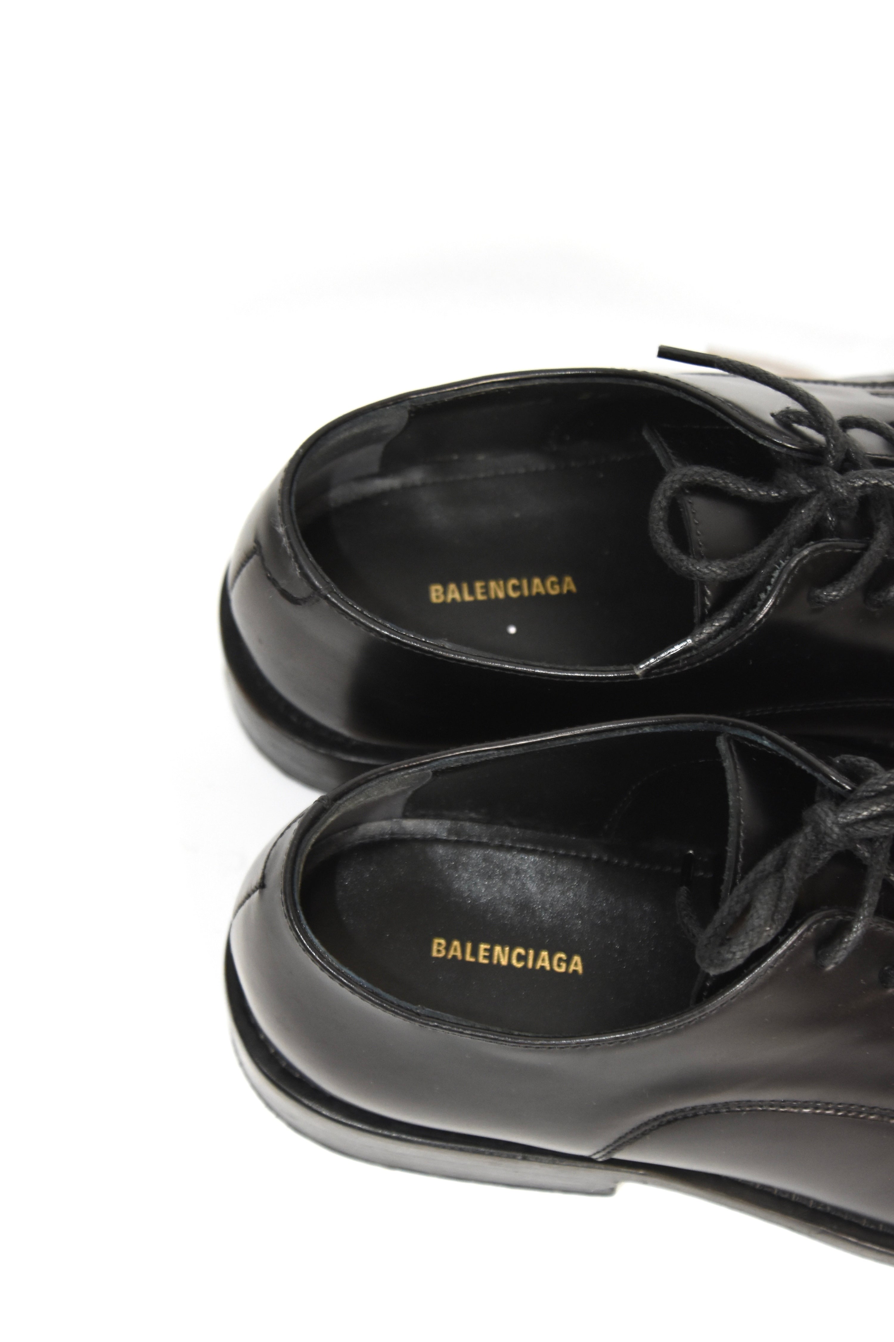 Balenciaga Classic Round-Toe Leather Derby Shoes – Black Minimalist Formal Archive Pair