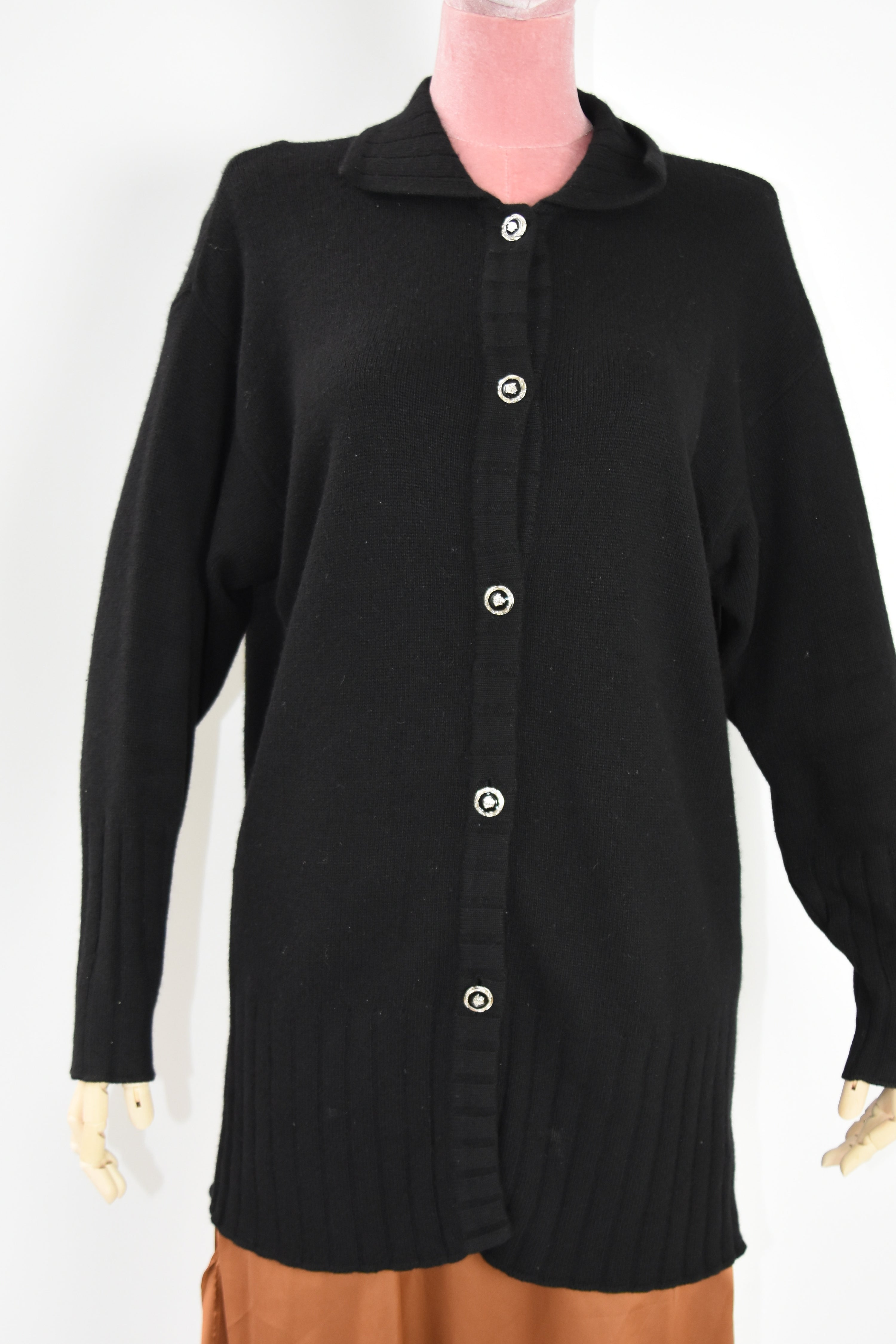 Gianni Versace “Versatile” Vintage Cashmere Knit Cardigan – Black, Silver Logo Buttons, Made in Italy (Fits S–M)