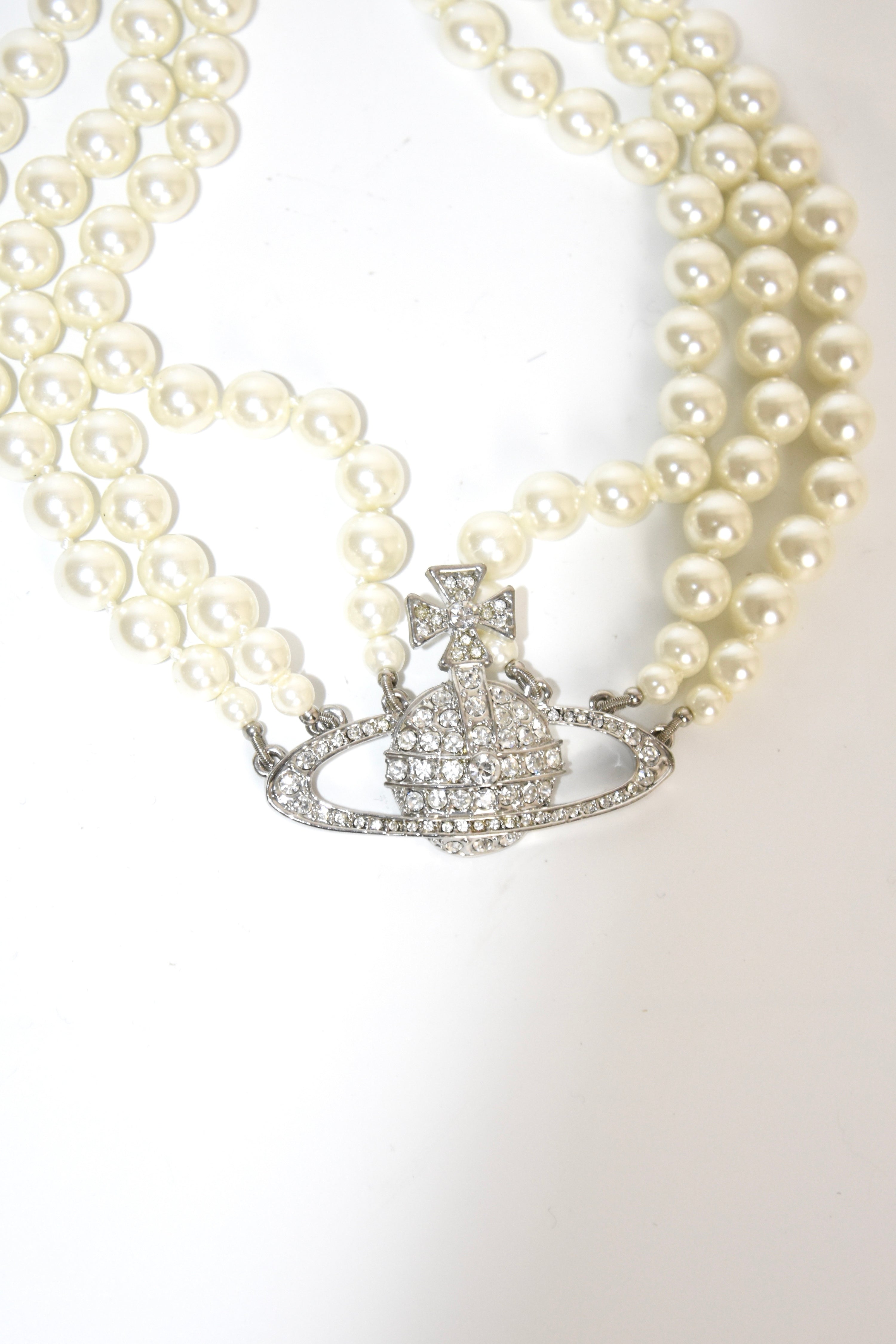 Vivienne Westwood Vintage Triple-Strand Pearl Orb Necklace – Rare Archive Jewellery