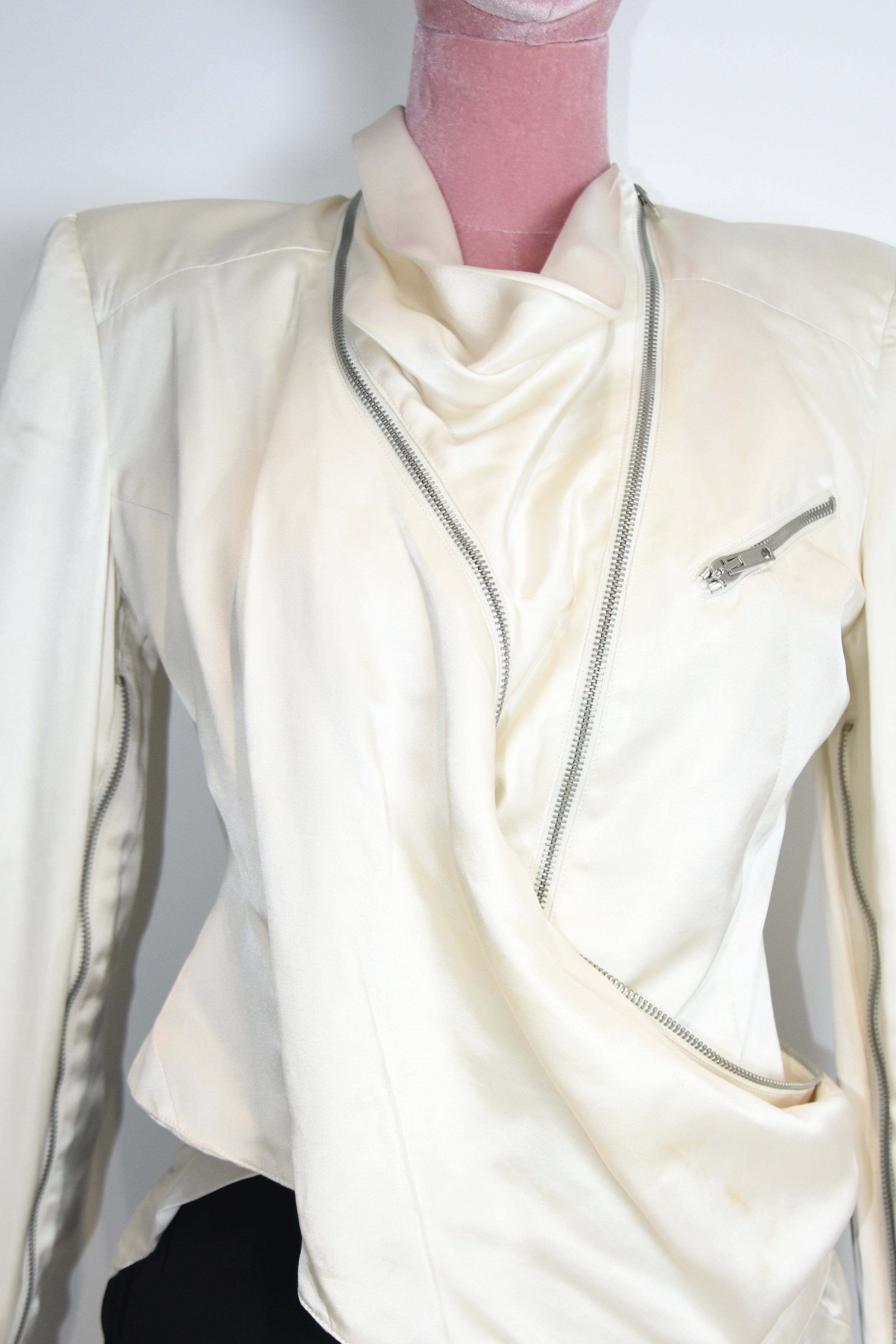 Haider Ackermann 白色缎面不对称剪裁夹克