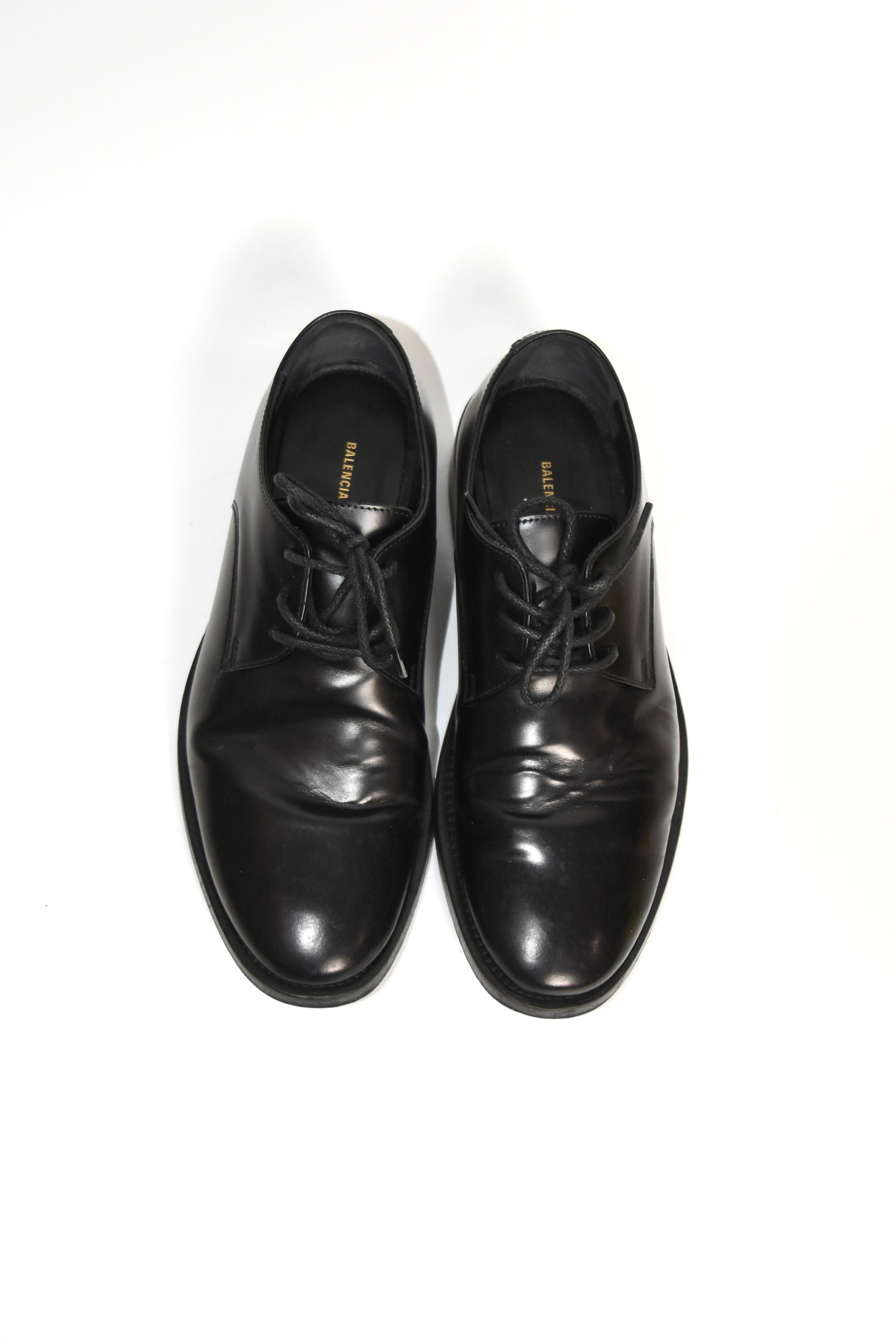 Balenciaga Classic Round-Toe Leather Derby Shoes – Black Minimalist Formal Archive Pair