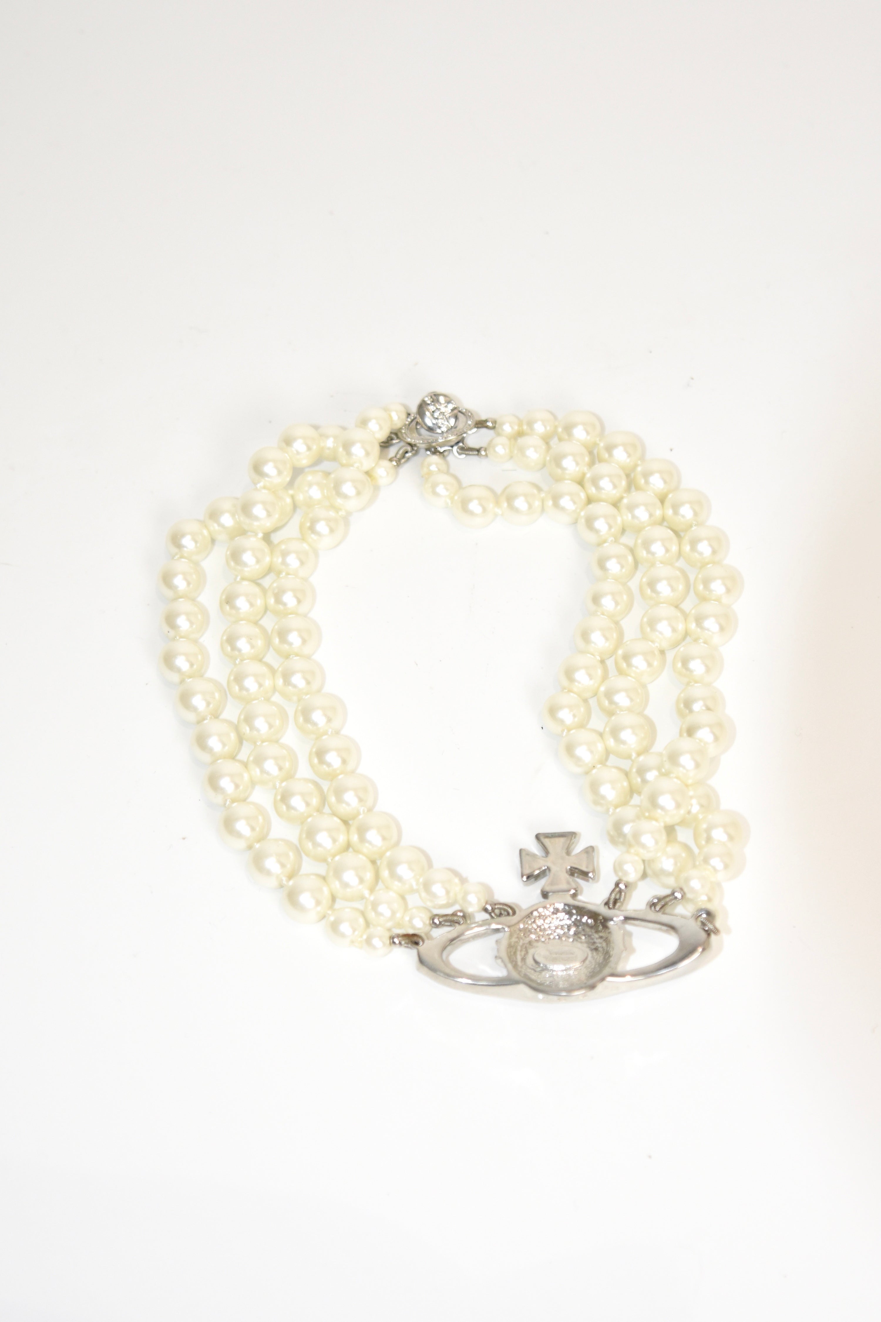 Vivienne Westwood Vintage Triple-Strand Pearl Orb Necklace – Rare Archive Jewellery
