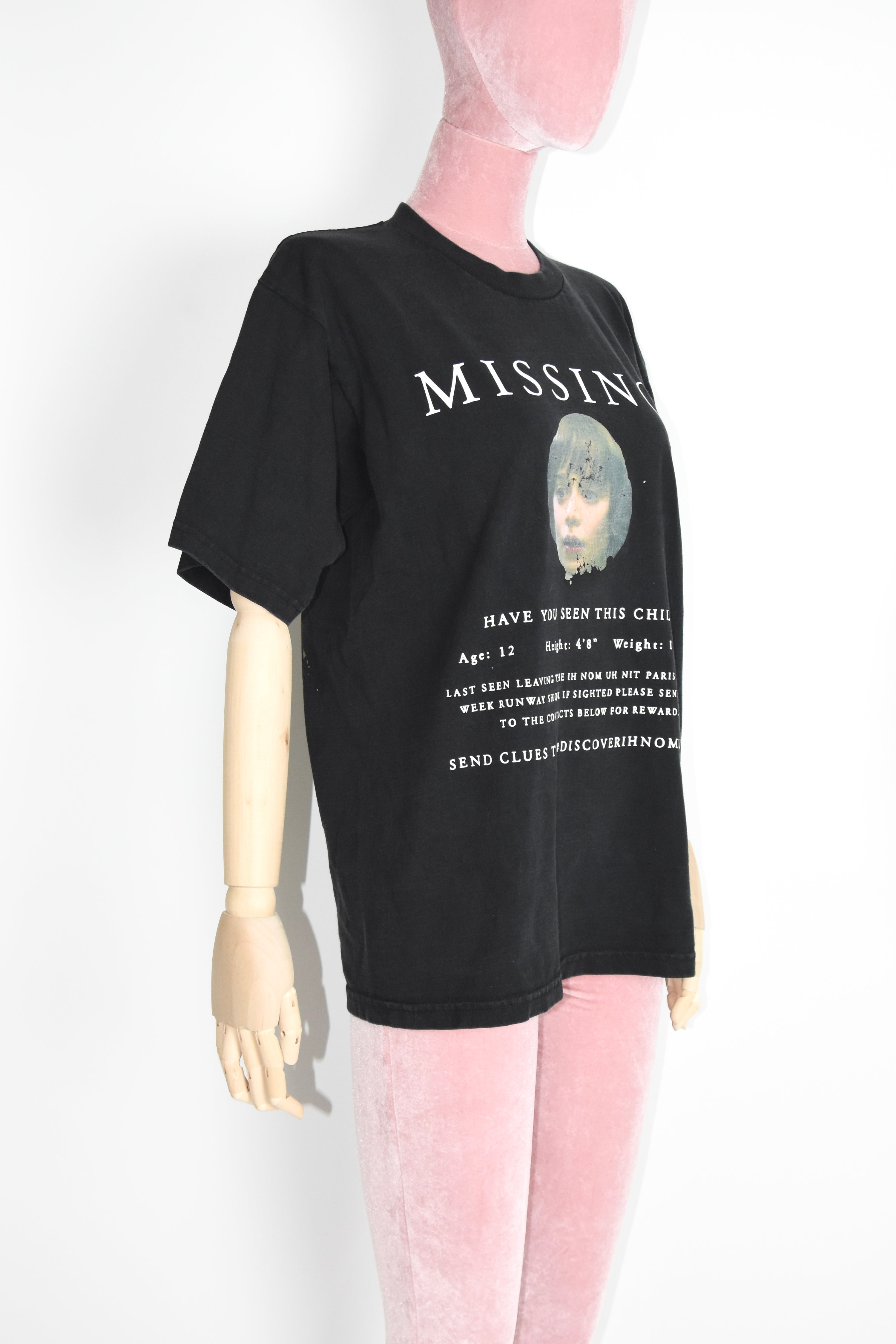 ih nom uh nit Paris “MISSING” Graphic Print Black T-Shirt Vintage Streetwear Tee