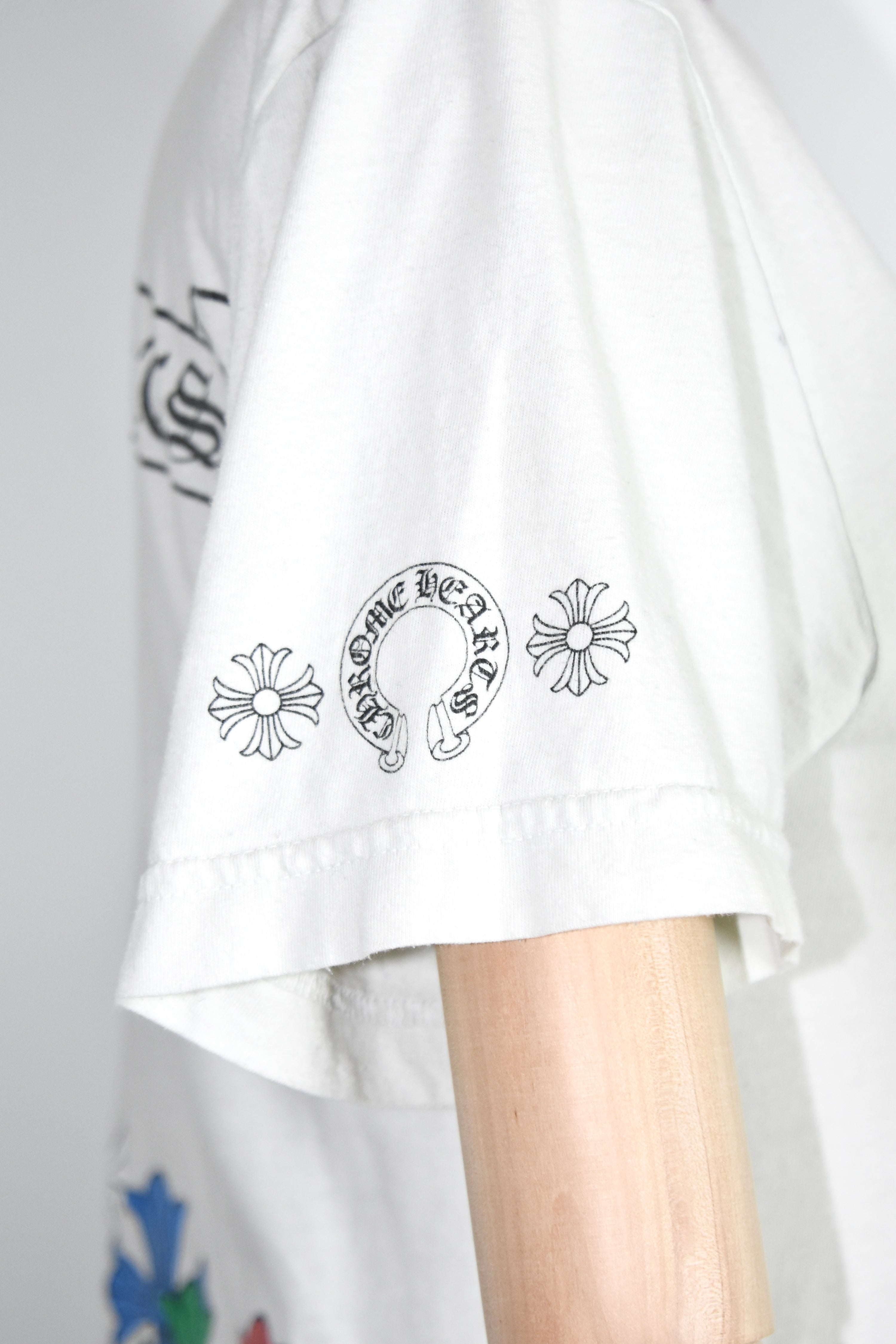Chrome Hearts Cross Cluster Graphic T-Shirt – White Cotton Pocket Tee with Multicolor Cross Print