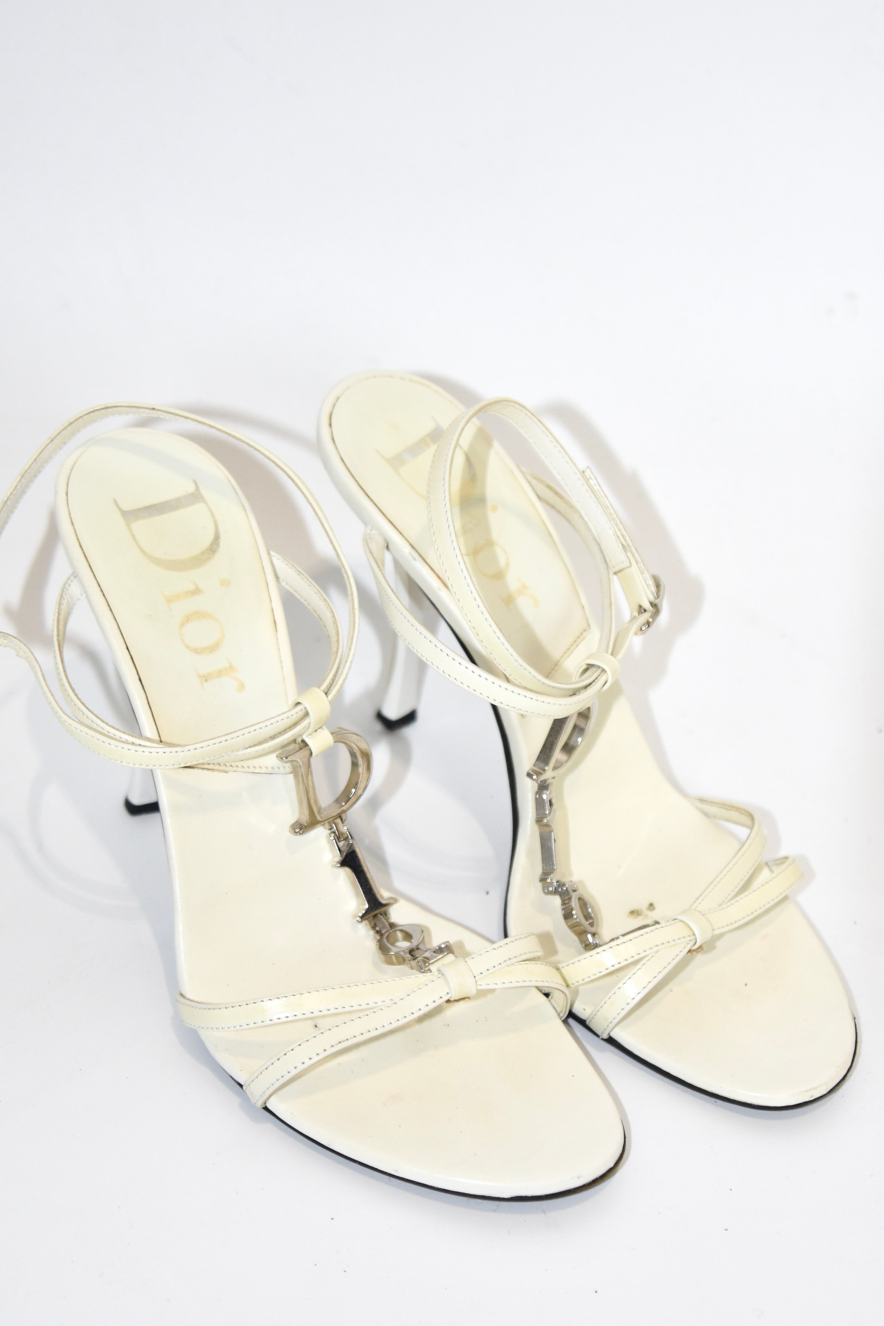 Christian Dior by John Galliano D-I-O-R Charm Strap Heeled Sandals – Vintage White Leather Designer Heels