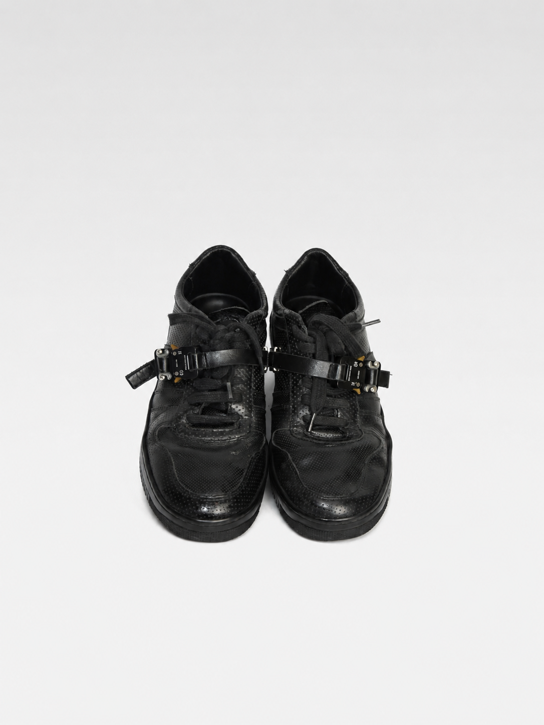 1017 ALYX 9SM Leather Buckle Low Sneakers
