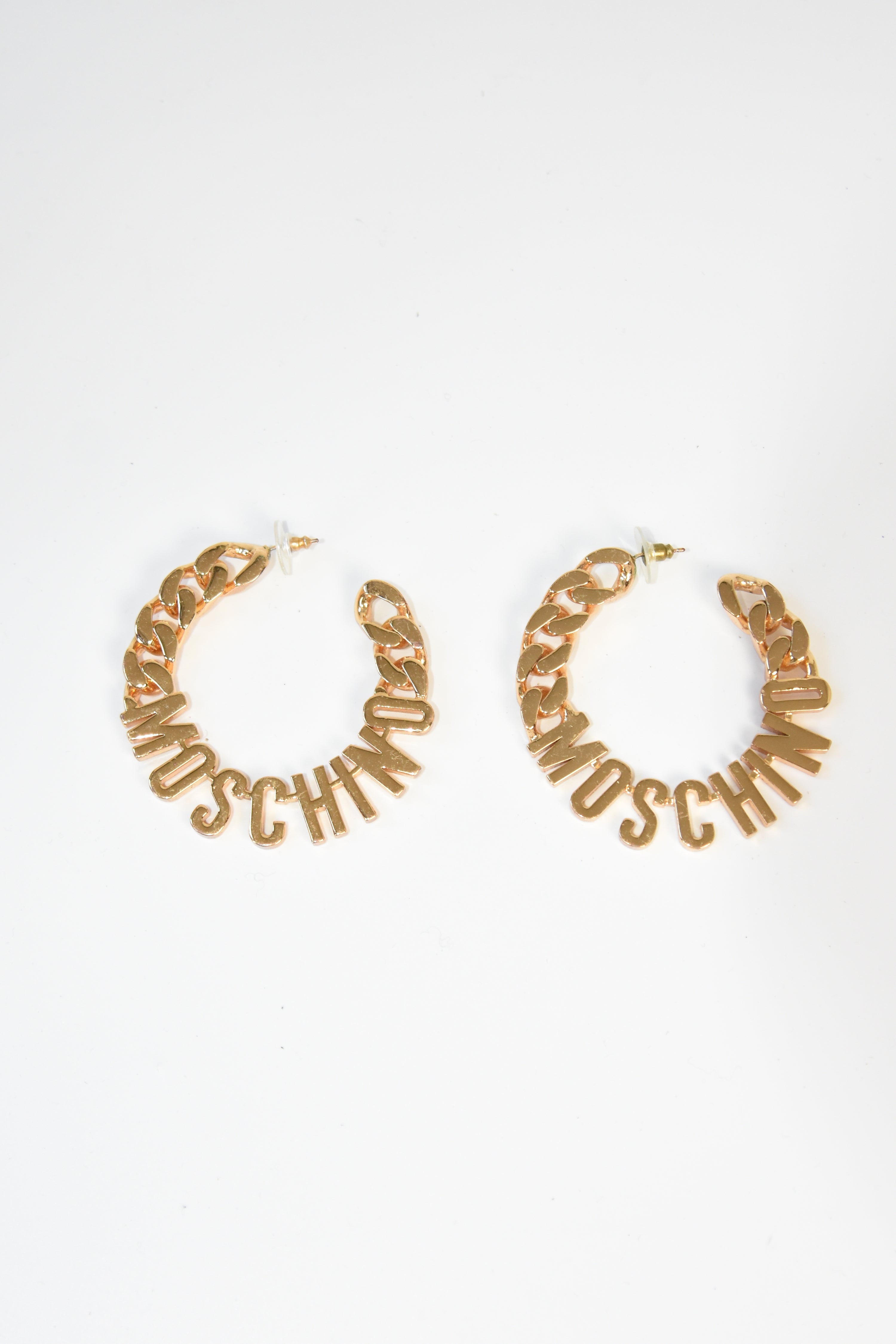 Moschino “Logo Chain Hoop” Gold-Tone Statement Earrings – Iconic Vintage Letter Design