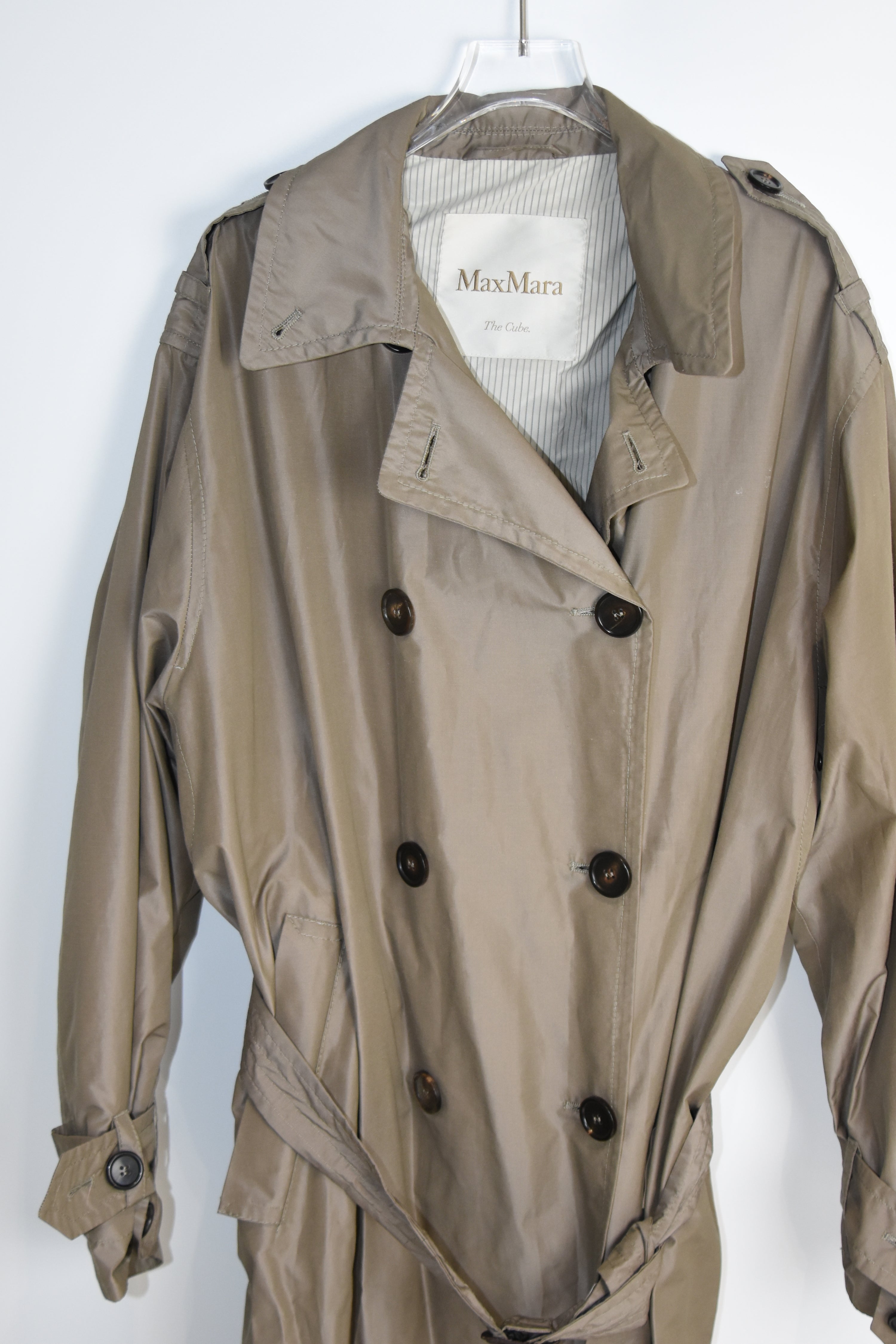 MaxMara “The Cube” Lightweight Trench Coat – Taupe Double-Breasted Packable Shell, Almost New (Fits Women M / Men S)