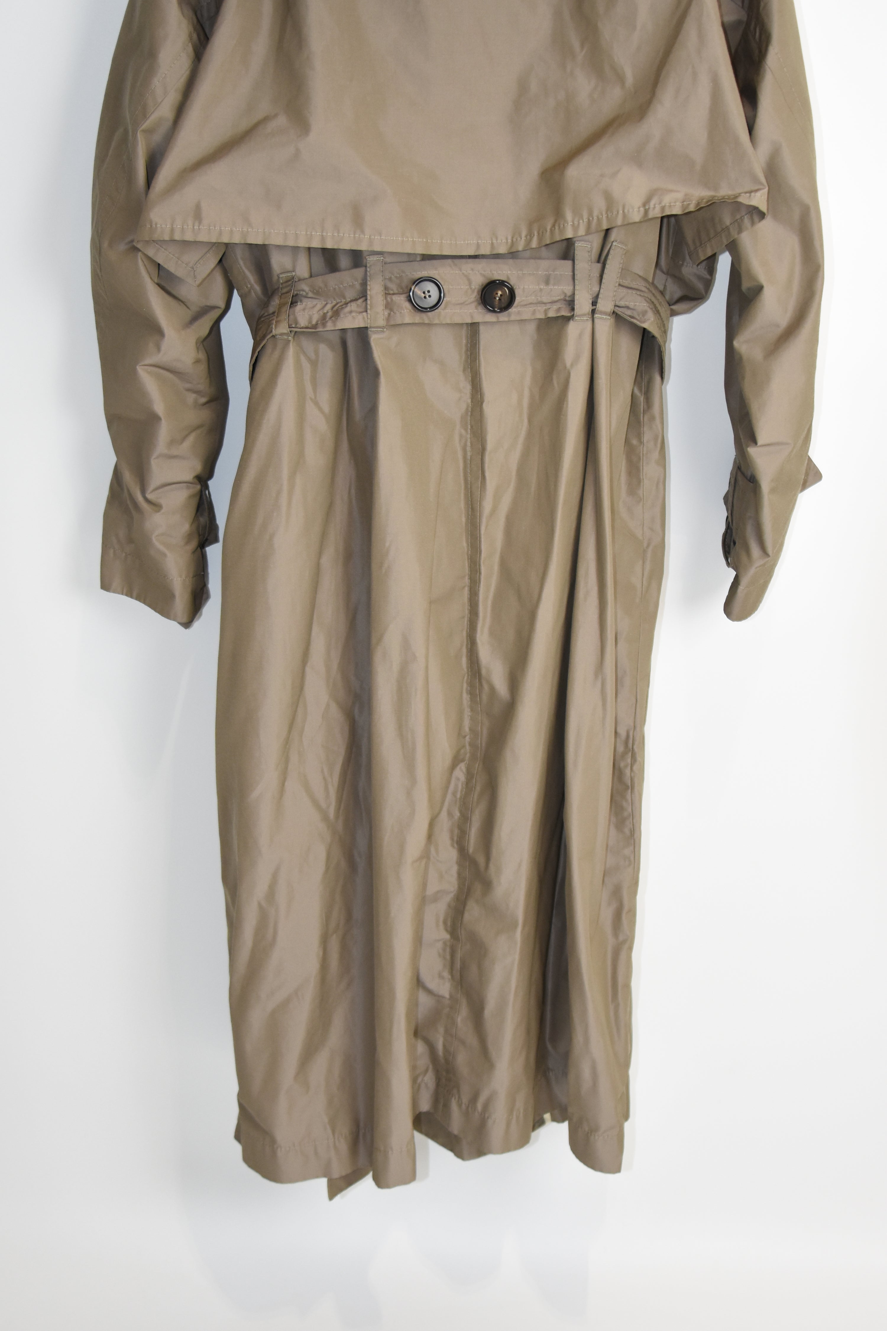 MaxMara “The Cube” Lightweight Trench Coat – Taupe Double-Breasted Packable Shell, Almost New (Fits Women M / Men S)