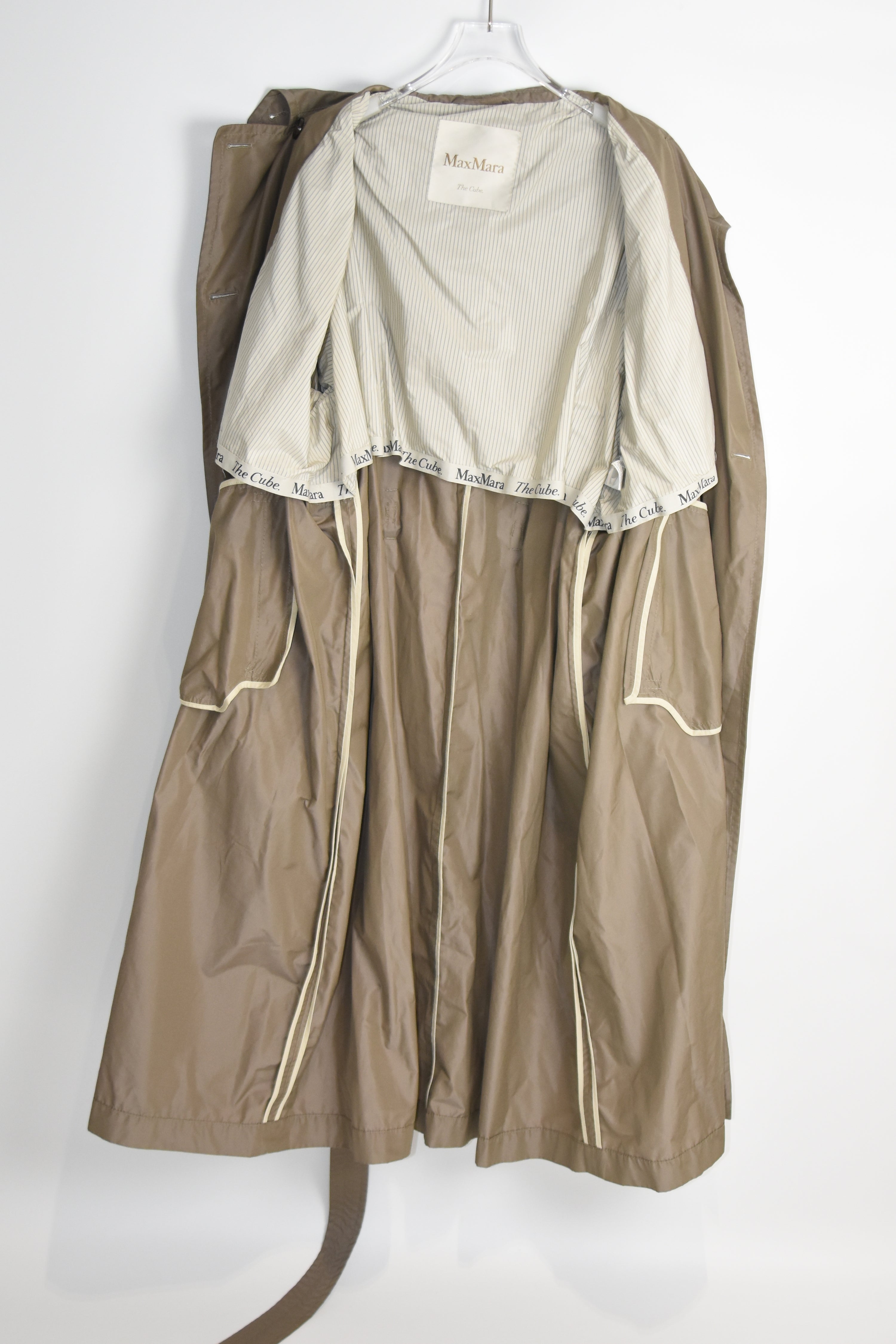 MaxMara “The Cube” Lightweight Trench Coat – Taupe Double-Breasted Packable Shell, Almost New (Fits Women M / Men S)