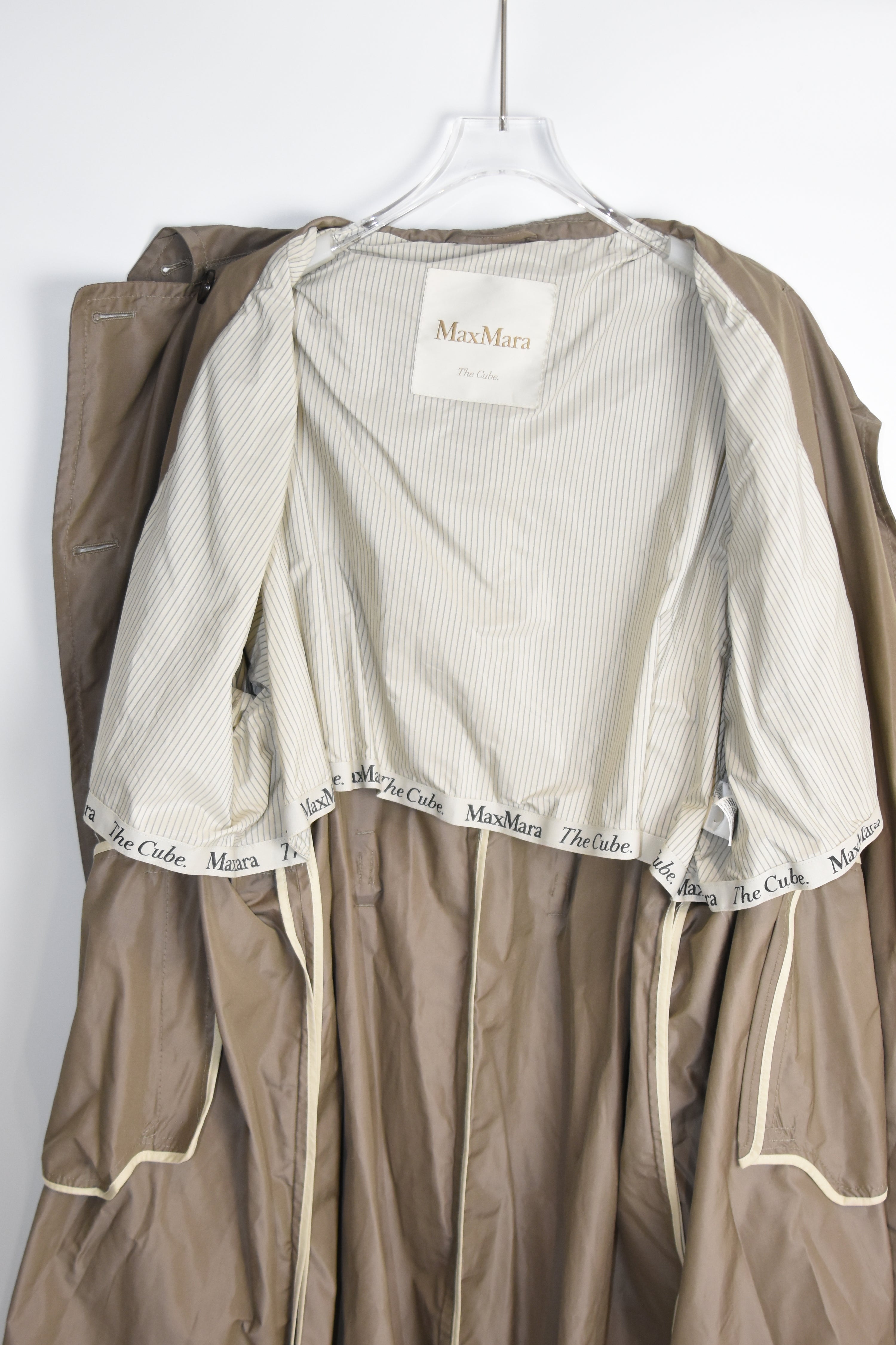 MaxMara “The Cube” Lightweight Trench Coat – Taupe Double-Breasted Packable Shell, Almost New (Fits Women M / Men S)