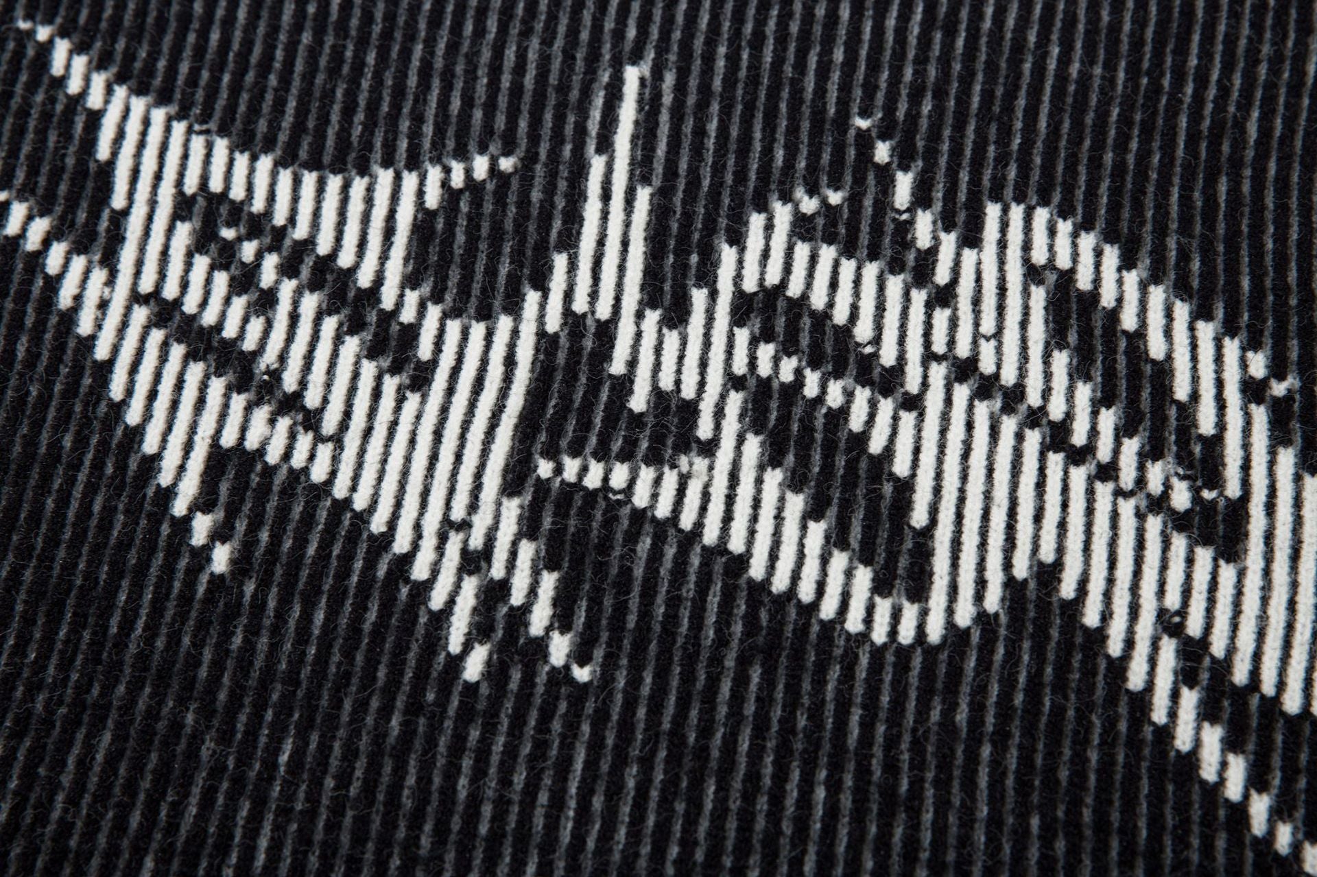 Graphic Knit Ribbed Sweater – Black