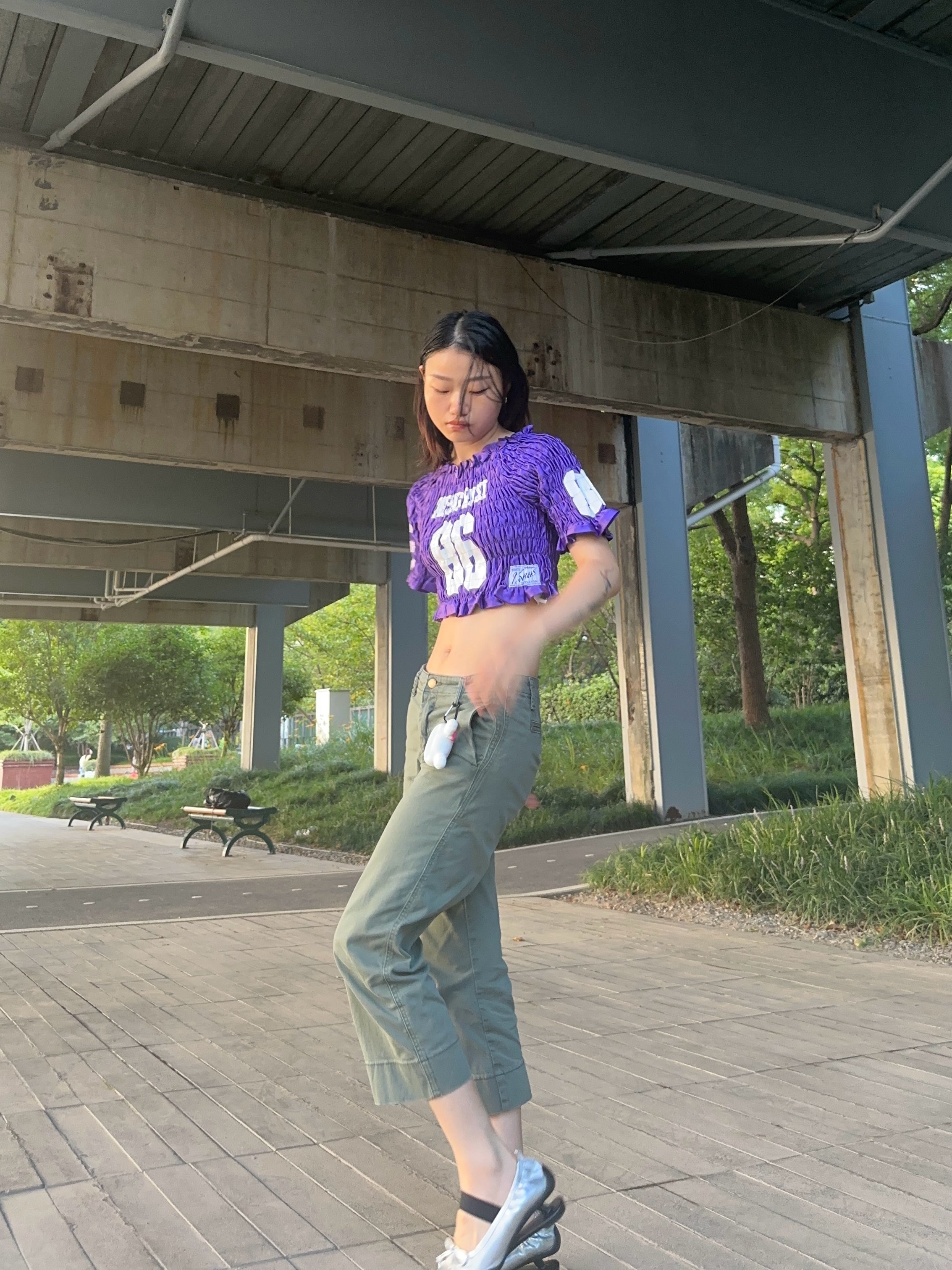 ZENGXIXI Ruched Jersey Number Crop Top – Blue / Black / Purple