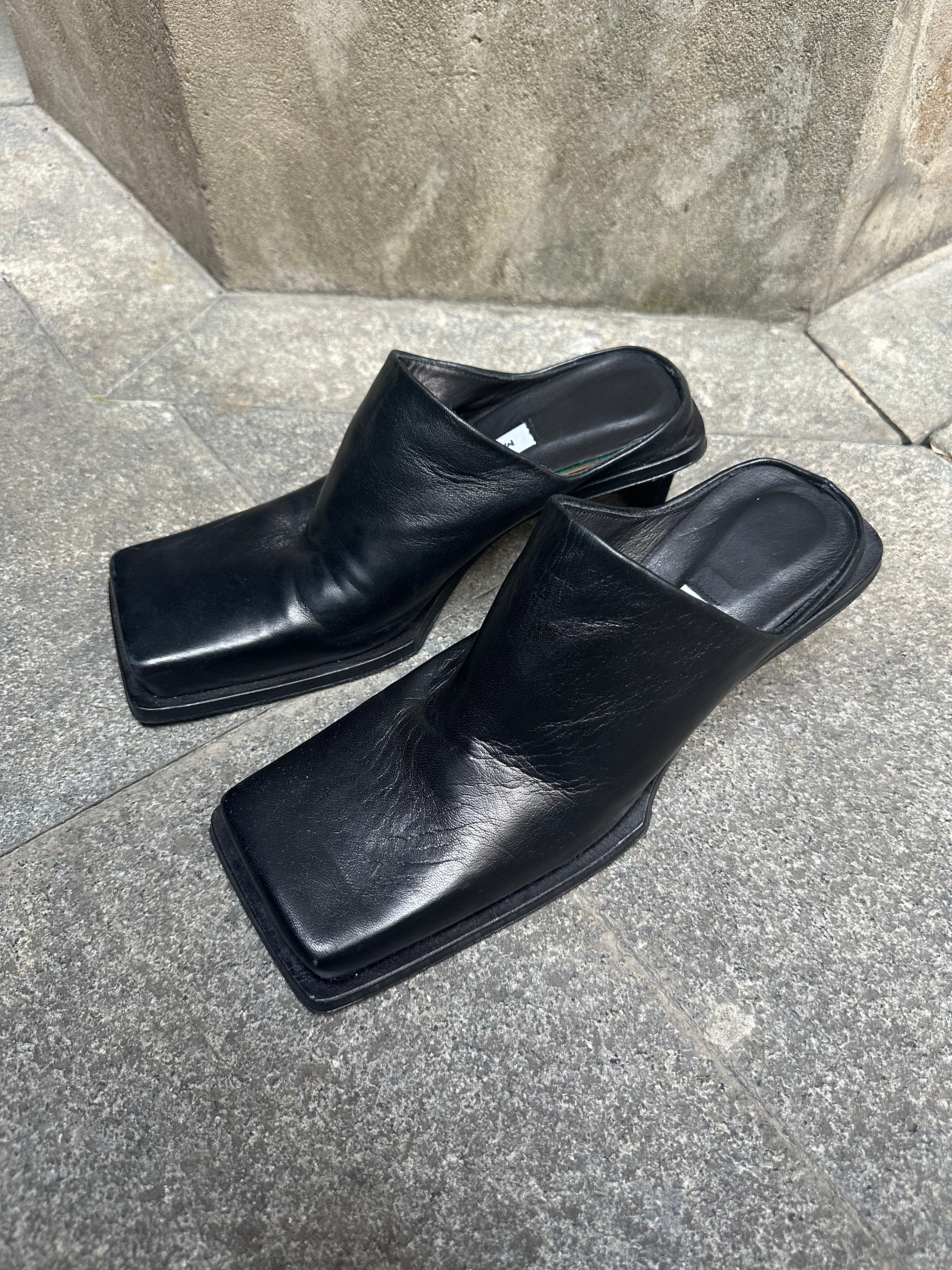 Miista Black Square-Toe Leather Mules – 37