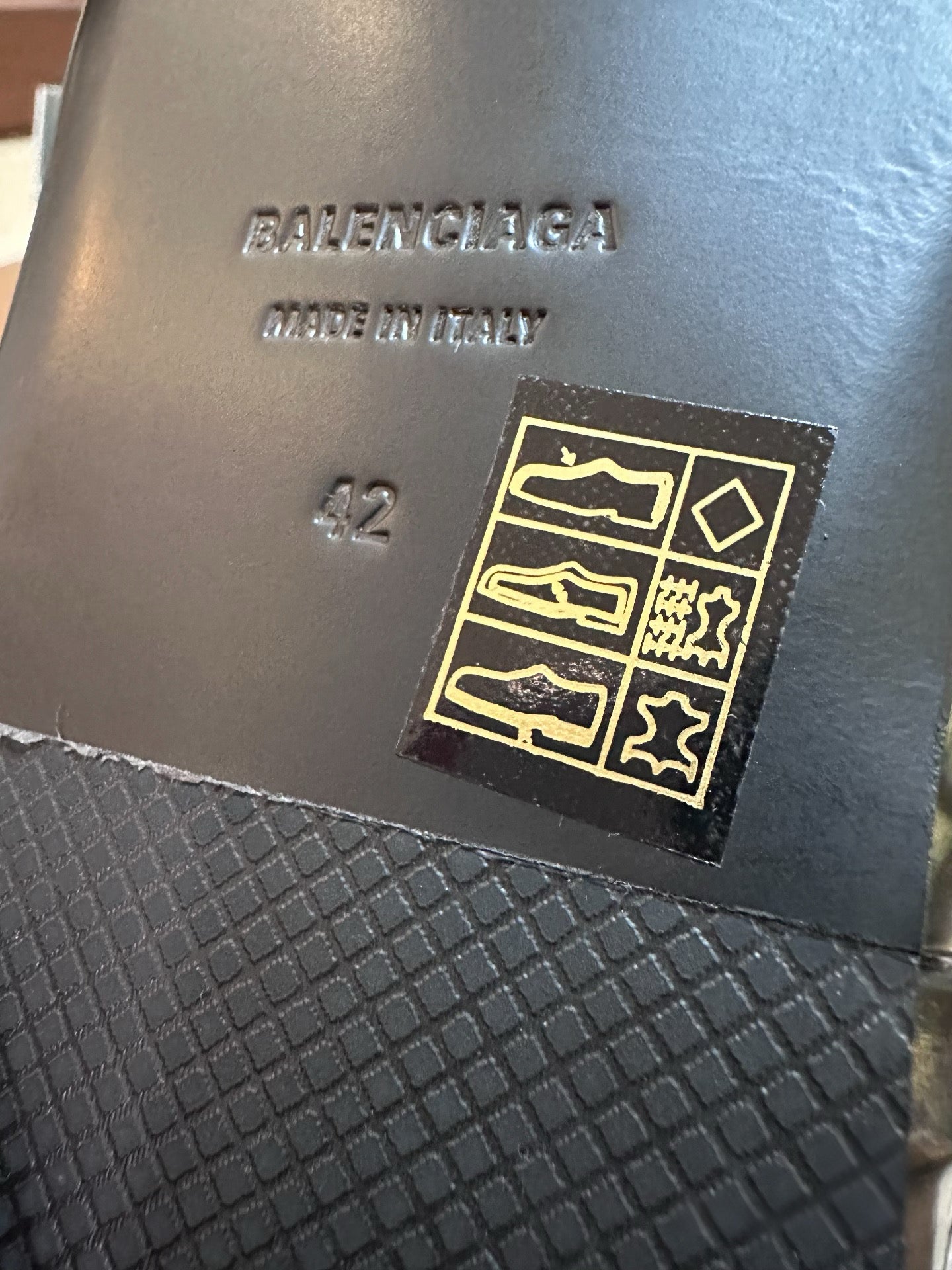 Balenciaga Chevalier Derby Armor Shoes Medieval Knight Metal Shield Leather Shoes Rare Collector Piece Size 42