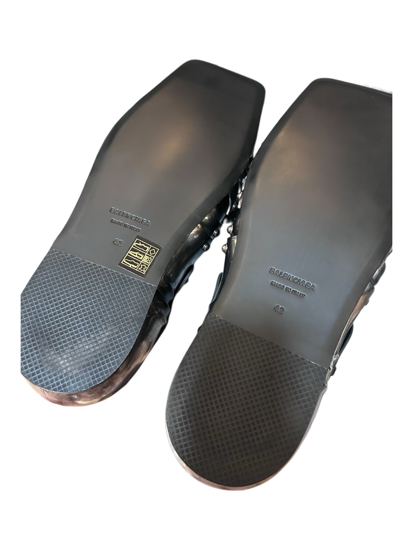 Balenciaga Chevalier Derby Armor Shoes Medieval Knight Metal Shield Leather Shoes Rare Collector Piece Size 42