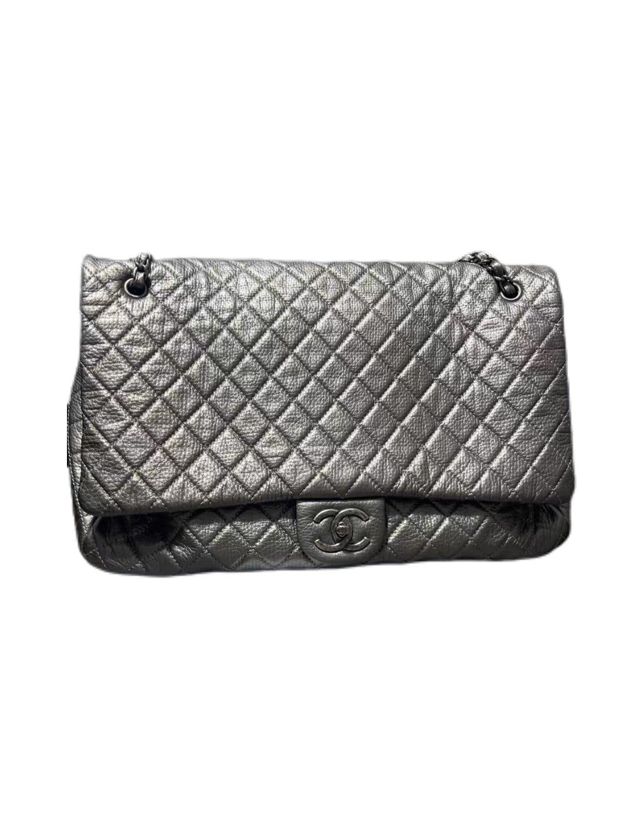 CHANEL XXL Metallic Silver Airport Flap Bag Tin Grey Caviar Leather Limited Edition Rare Oversized Vintage