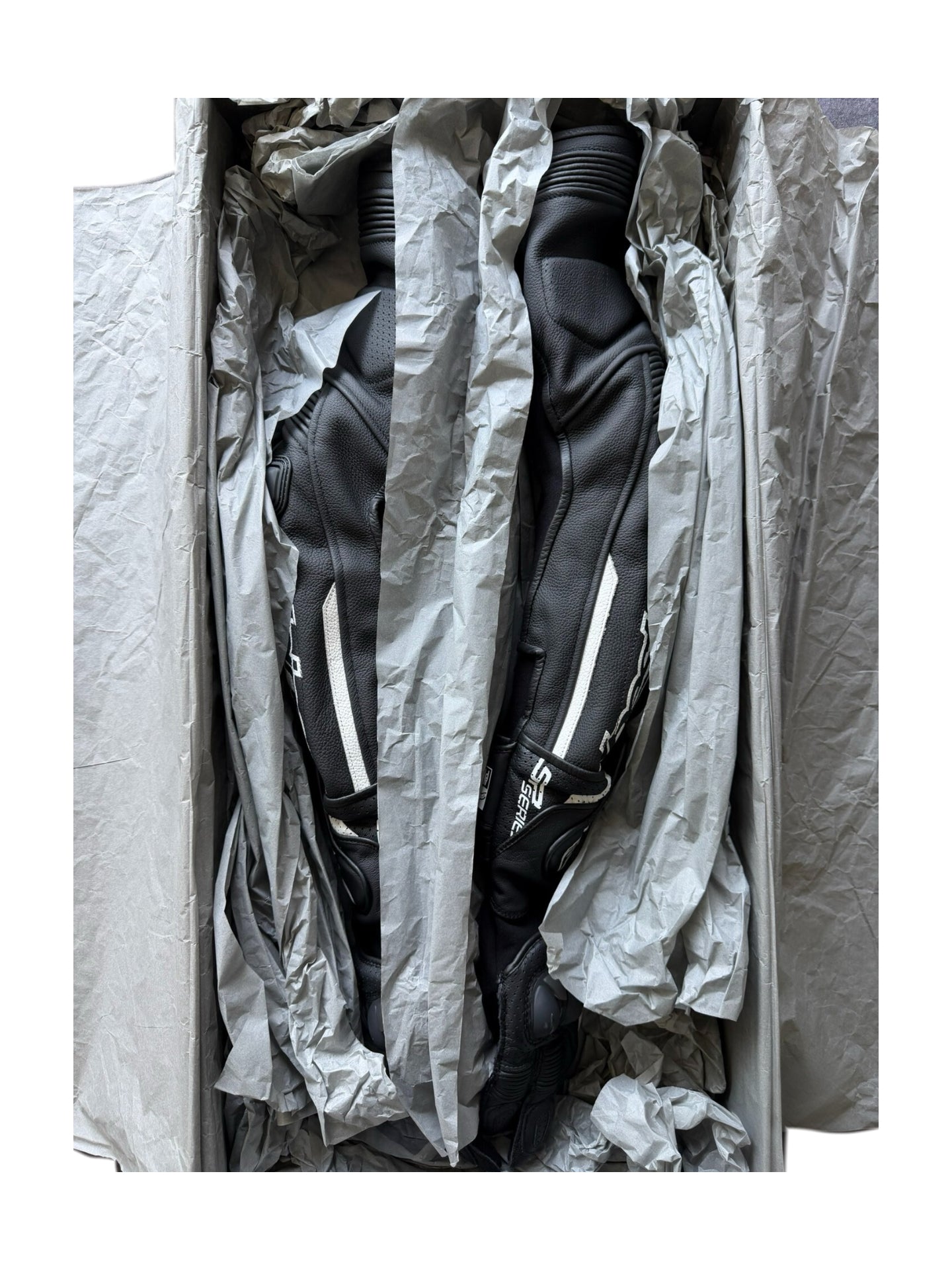 Balenciaga Winter 2024 Runway × Alpinestars Limited Edition Leather Racing Gloves – Atelier 1/19 Ultra Rare Collector Piece