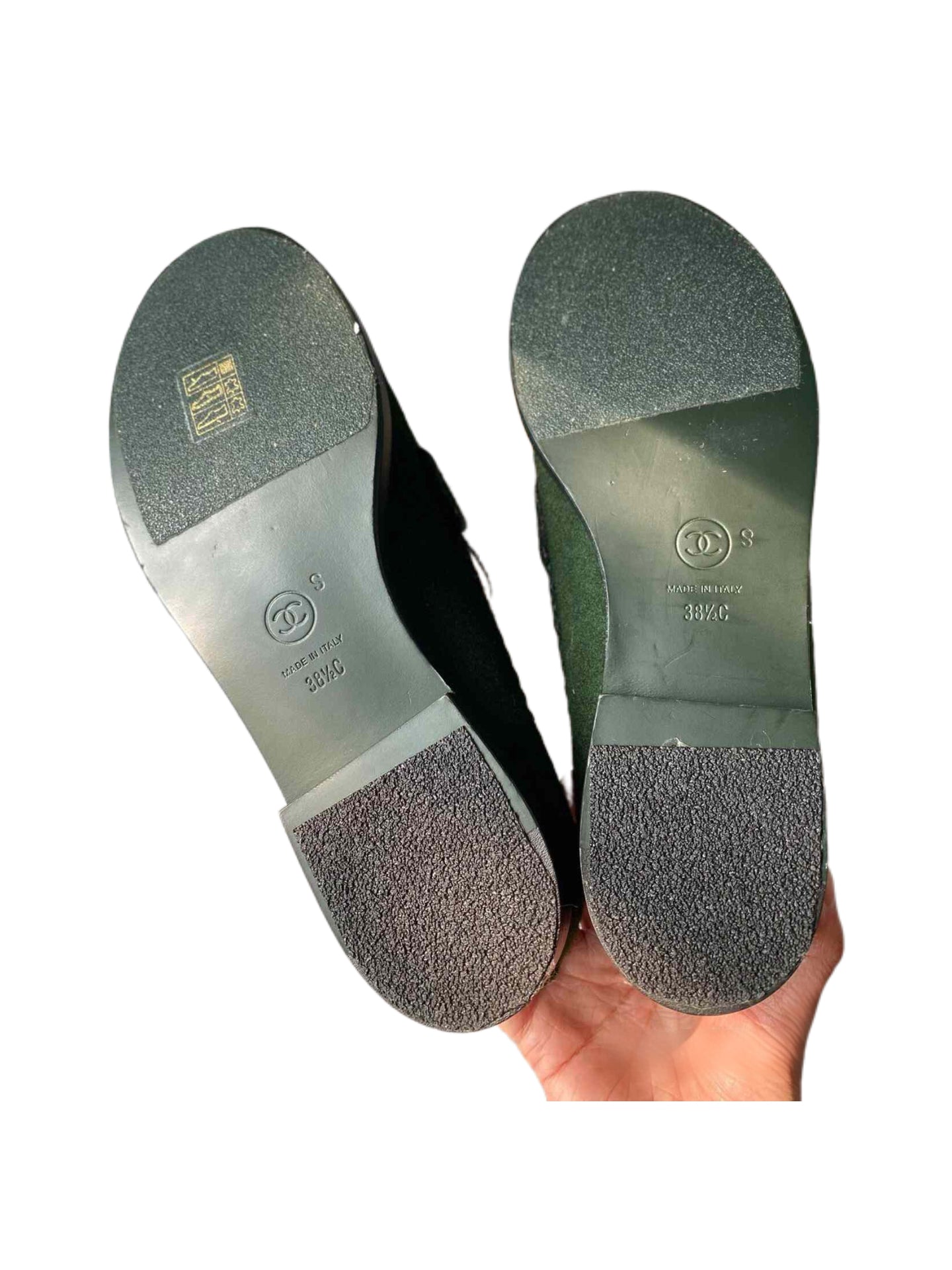 Chanel Métiers d’Art Salzburg Edelweiss Felt Flower Loafers – Suede Alpine Green Handmade Runway Shoes (Near New)