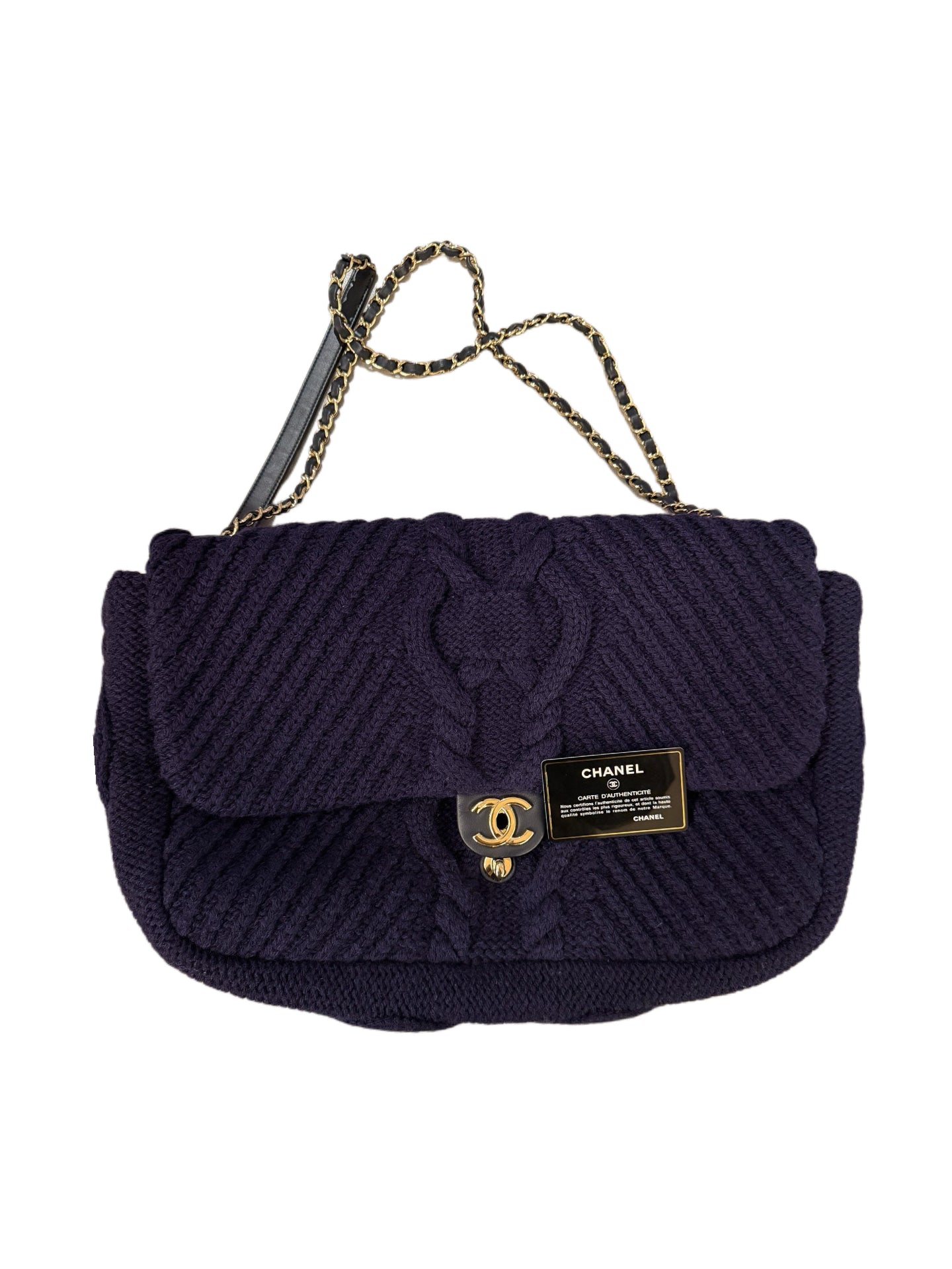 Chanel XXL Cable Knit Flap Bag in Deep Purple Wool – Oversized 38cm Travel Bag with Chain Strap