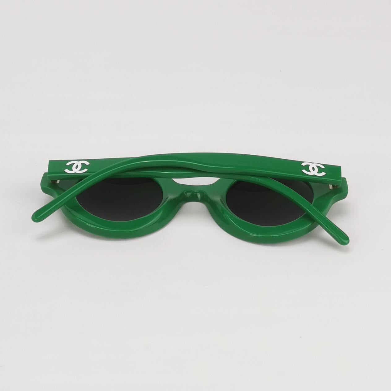 Chanel × Pharrell 2019 Limited Edition Green Round Logo Sunglasses – Rare Collaboration Eyewear