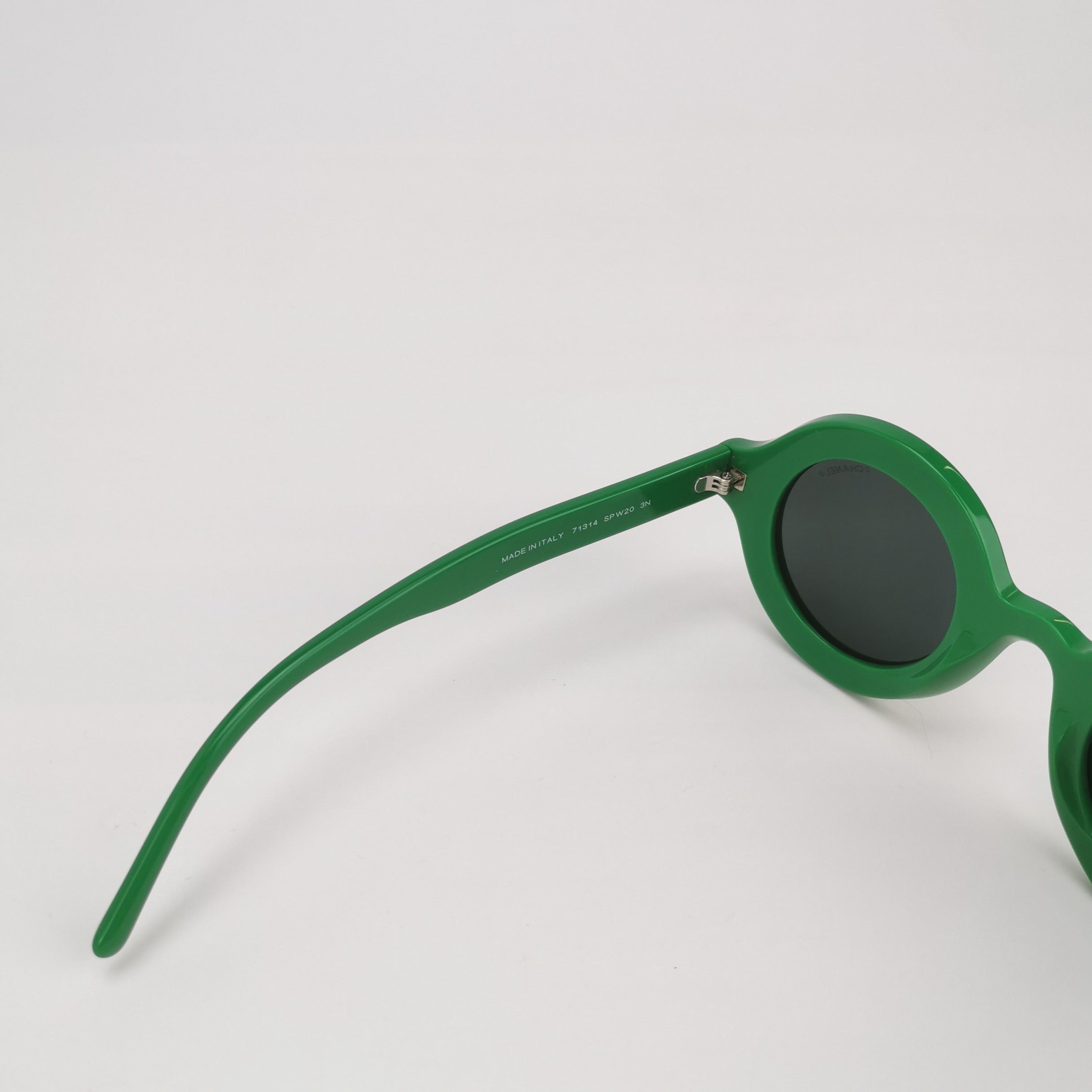 Chanel × Pharrell 2019 Limited Edition Green Round Logo Sunglasses – Rare Collaboration Eyewear