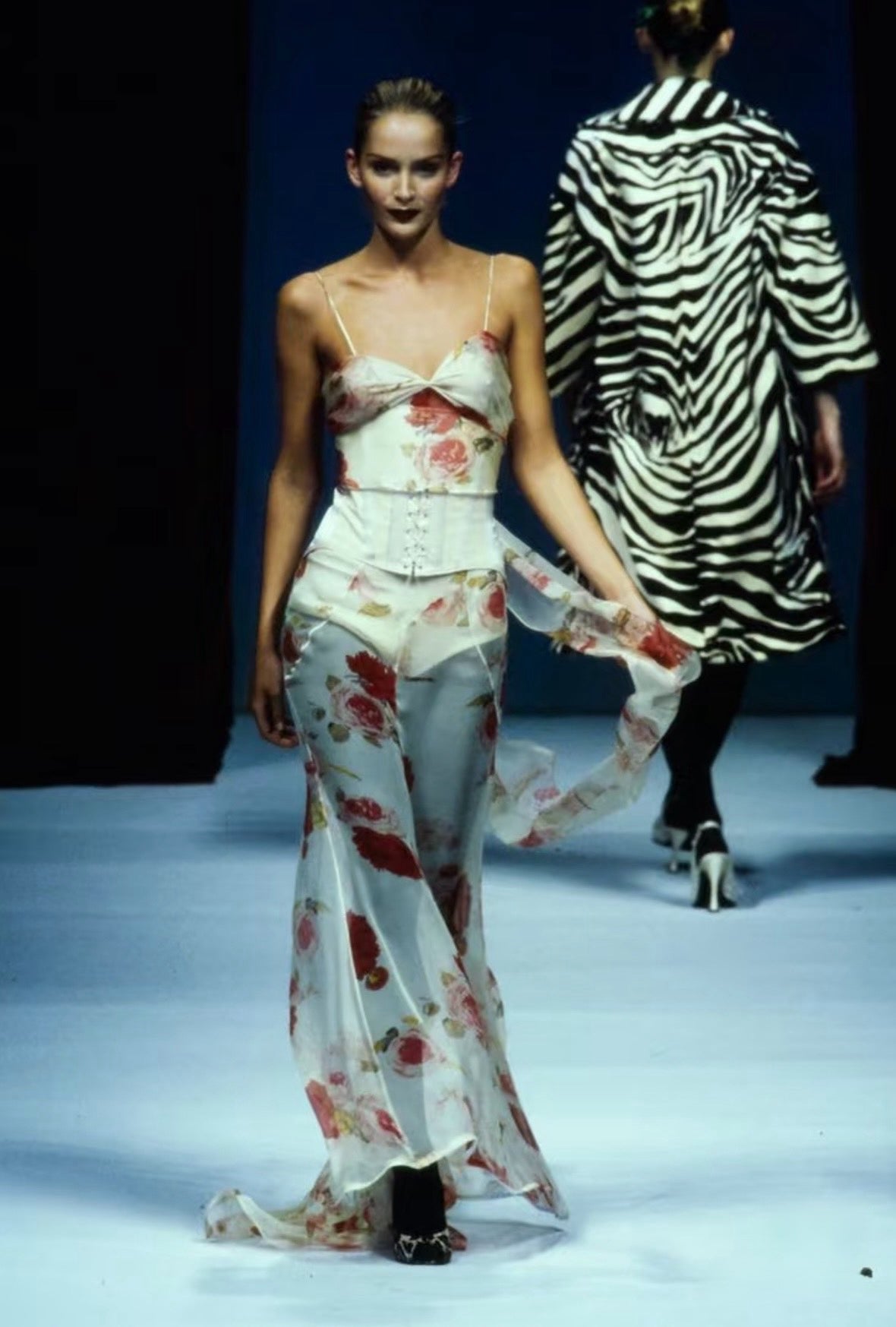 Dolce & Gabbana 1999 Silk Floral Pencil Skirt – Rare Archive Sex and the City Carrie Bradshaw Print IT38
