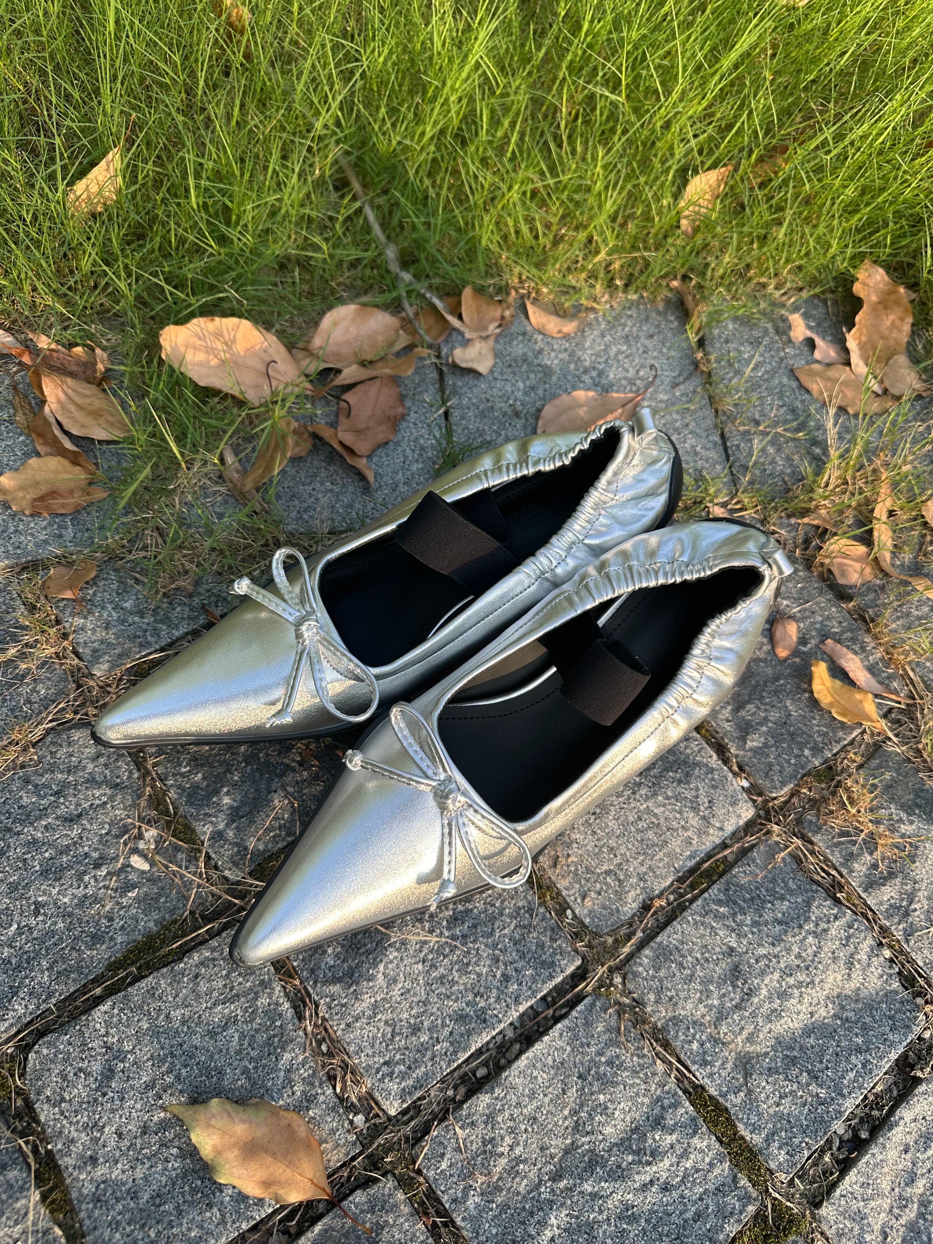 Pointed Bow Mary-Jane Split-Heel Ballet Flats