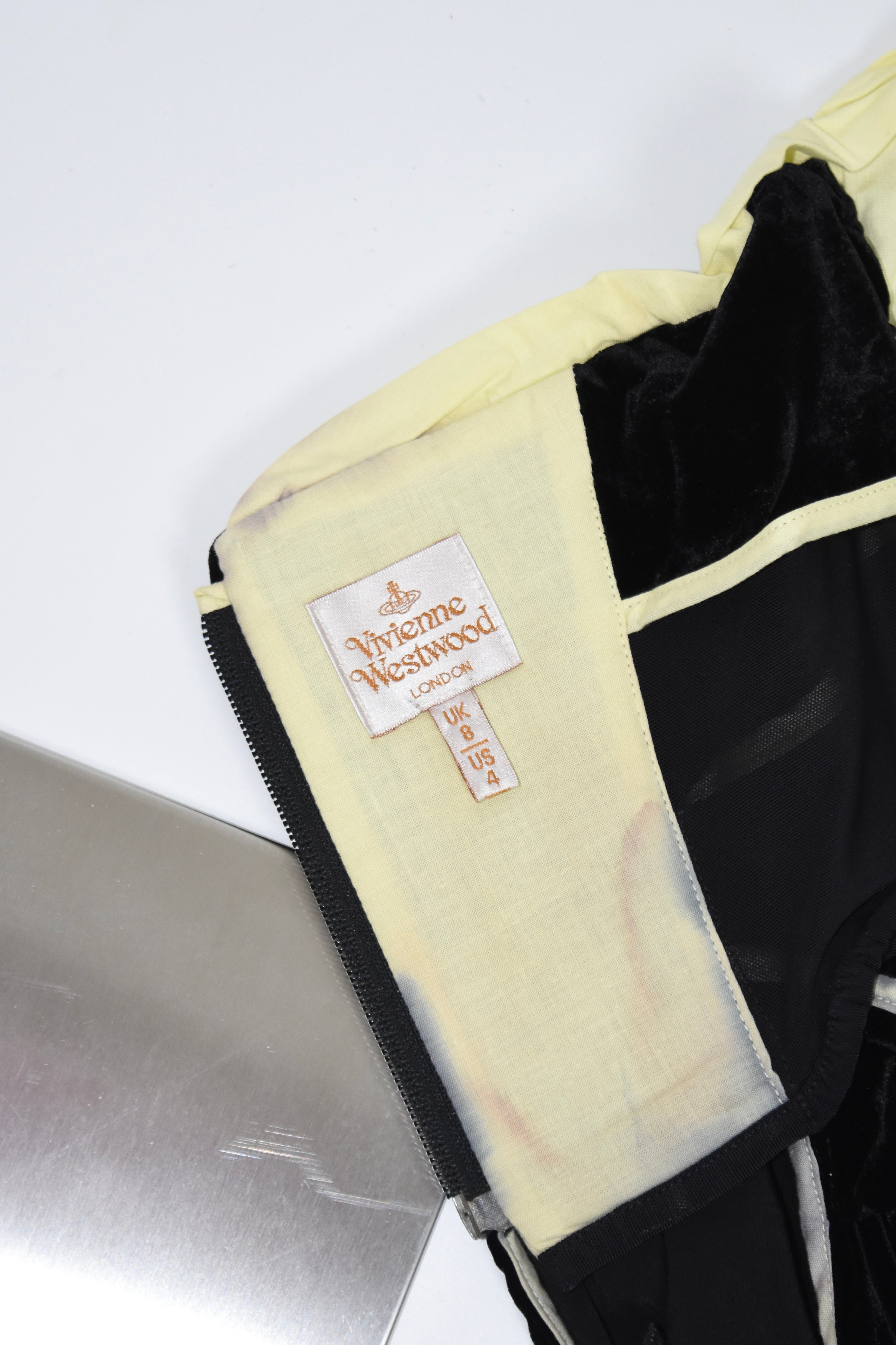 Vivienne Westwood 黑色天鹅绒博物馆档案紧身胸衣