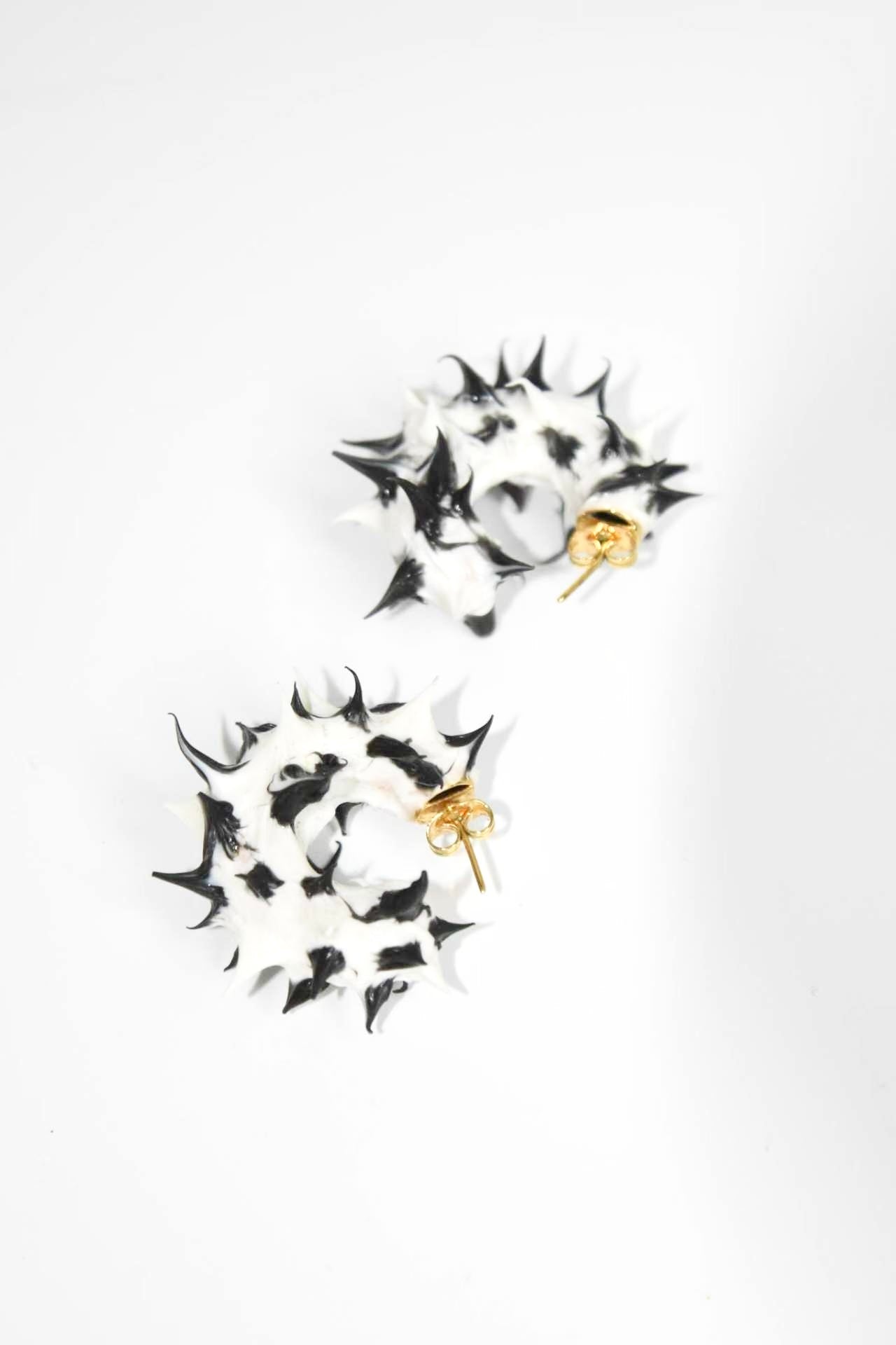 Ottolinger Black & White Silicone Spike Earrings – Avant-Garde Organic Sculptural Hoops
