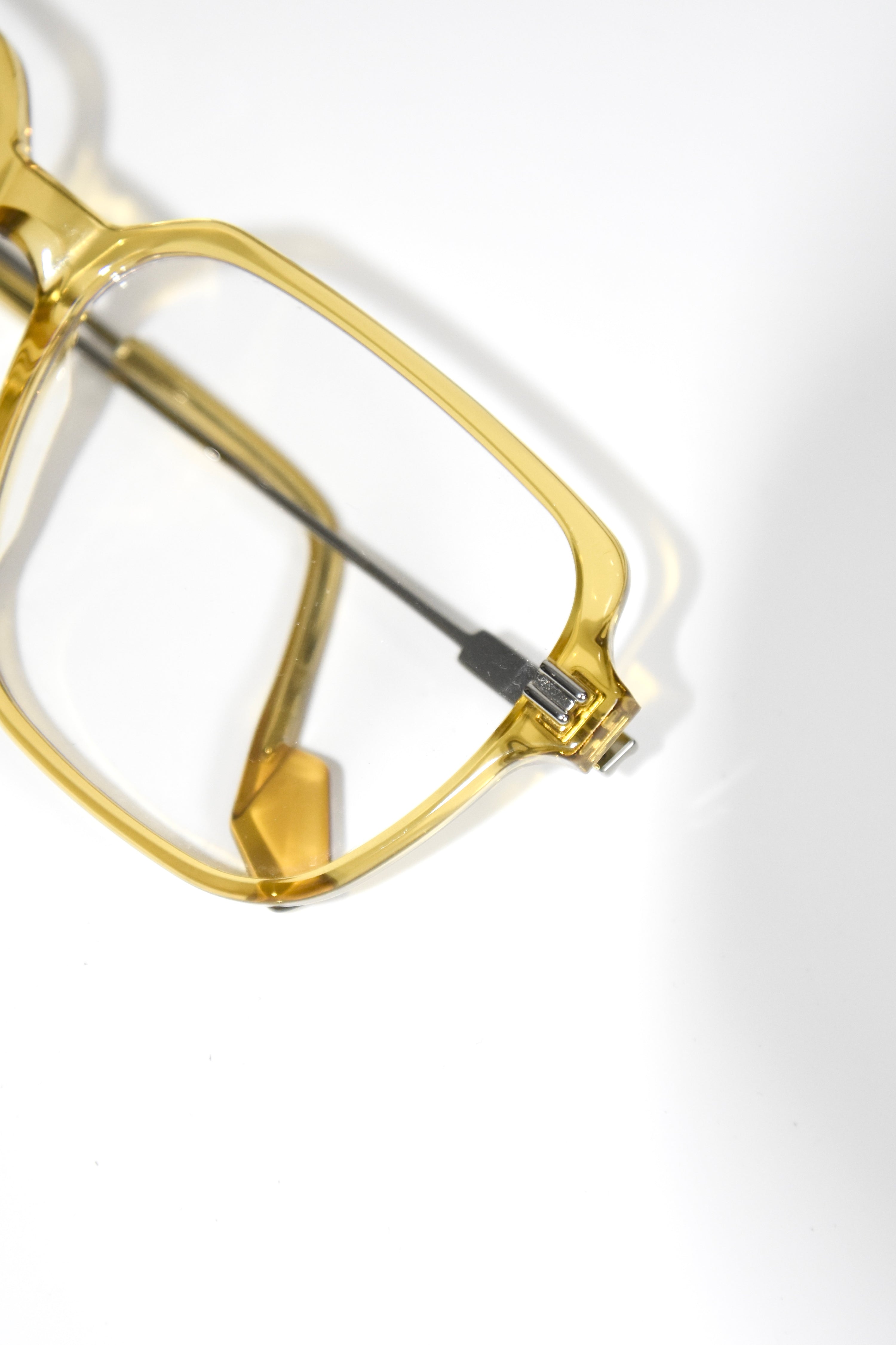 Gentle Monster Transparent Yellow Square Frame Glasses – Retro Futuristic Optical Frames